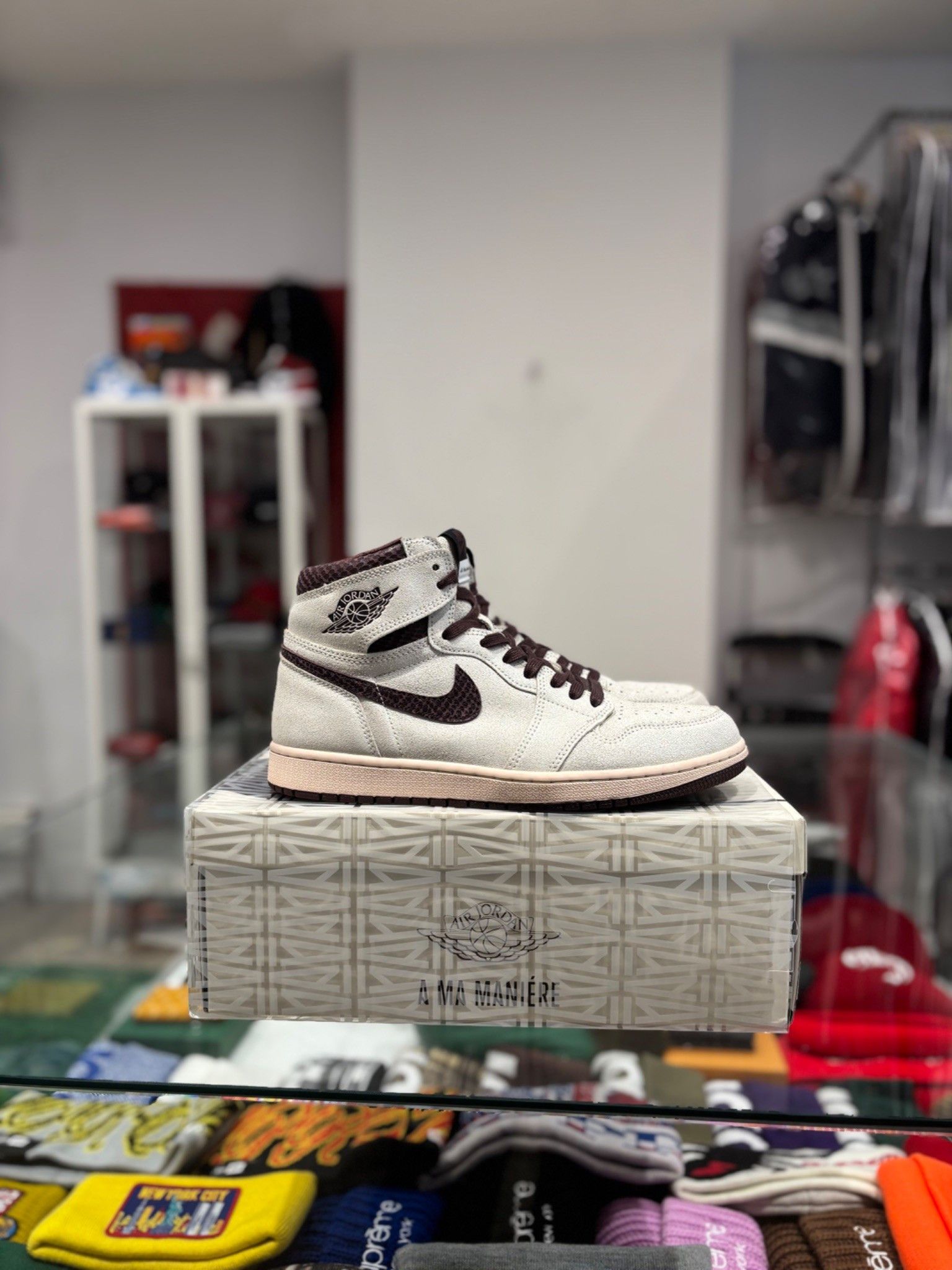 Jordan Brand Jordan 1 High OG A Ma Maniere Size US 10.5 / EU 43-44 - 1 Thumbnail