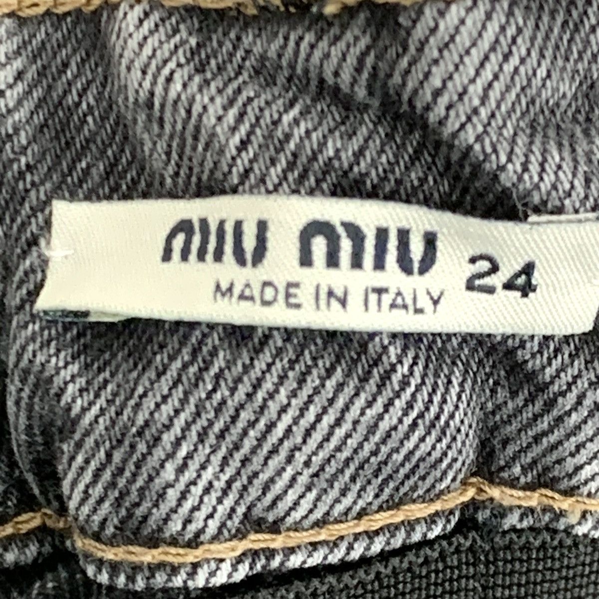 Miu Miu Miu Miu Black-Grey Logo Printed Cotton Casual Shorts K26WX Size 24" / US 00 / IT 34 - 7 Thumbnail