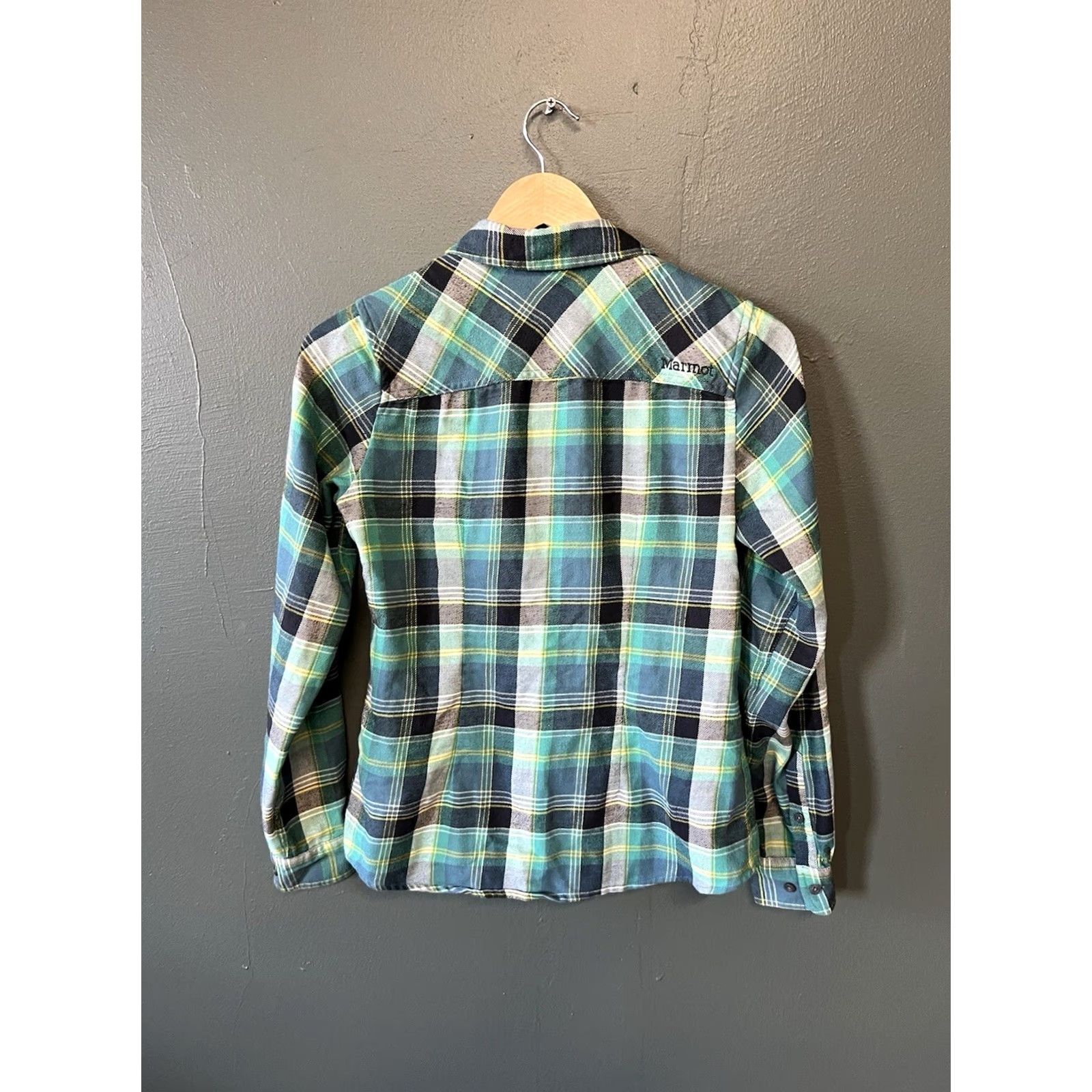 Marmot VINTAGE Marmot Womens Green Long Sleeve Button Up Outdoor Flannel XS Button-Up Collared Basic Womens XS Green Outdoor Flannel Marmot Shirt Size XS / US 0-2 / IT 36-38 - 2 Thumbnail