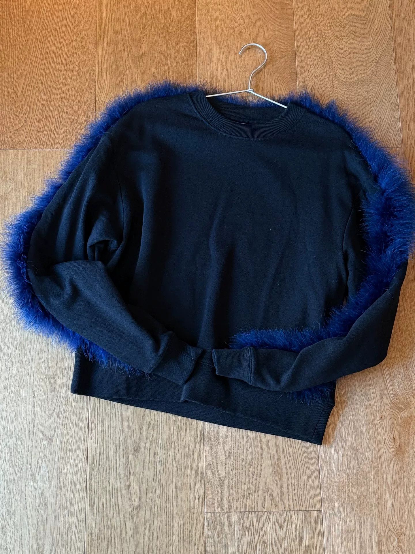 dries van noten black sweatshirt with fur trim