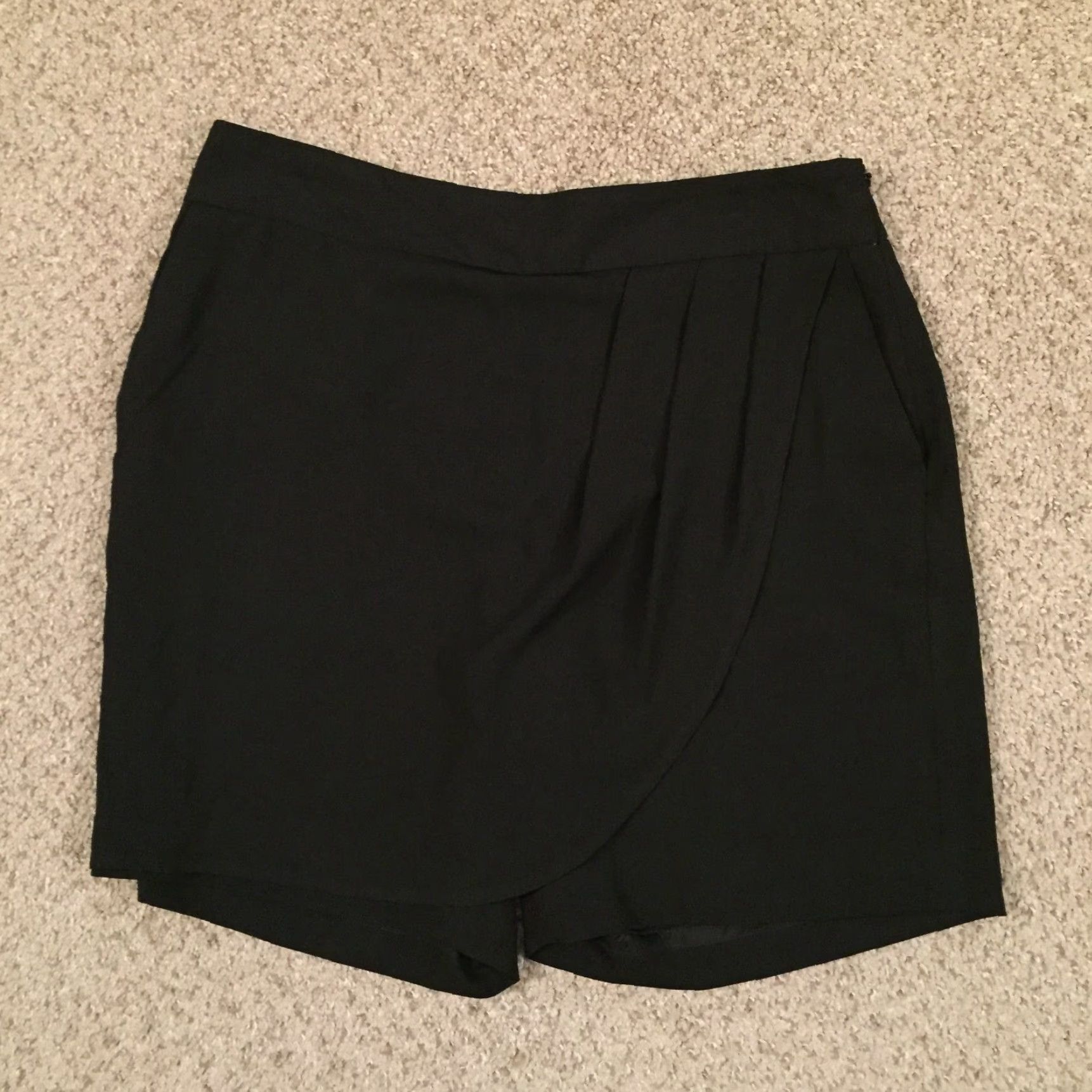 Liz Claiborne Liz Claiborne Dress Shorts Womens Size 6 Black Mock Wrap Size 28" / US 6 / IT 42 - 2 Thumbnail