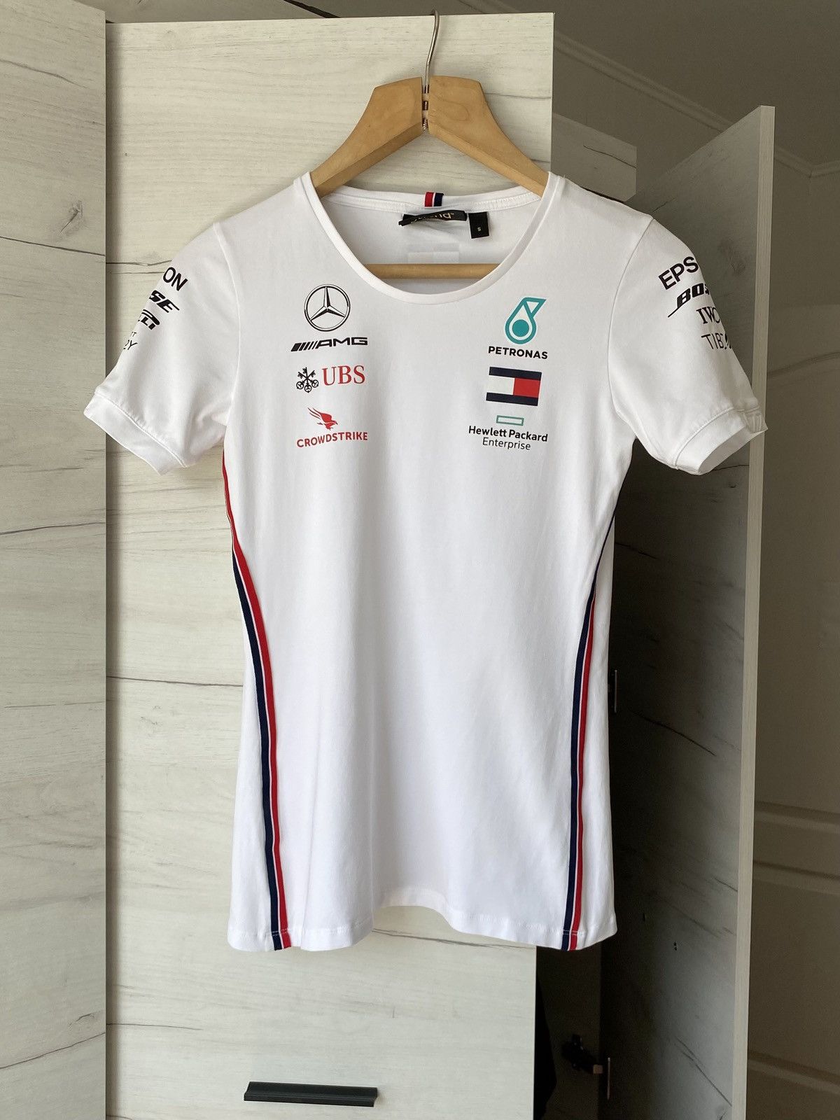 Mercedes-Benz Mercedes AMG Petronas F1 Team T-Shirt Official Racing Jersey Size US S / EU 44-46 / 1 - 1 Thumbnail