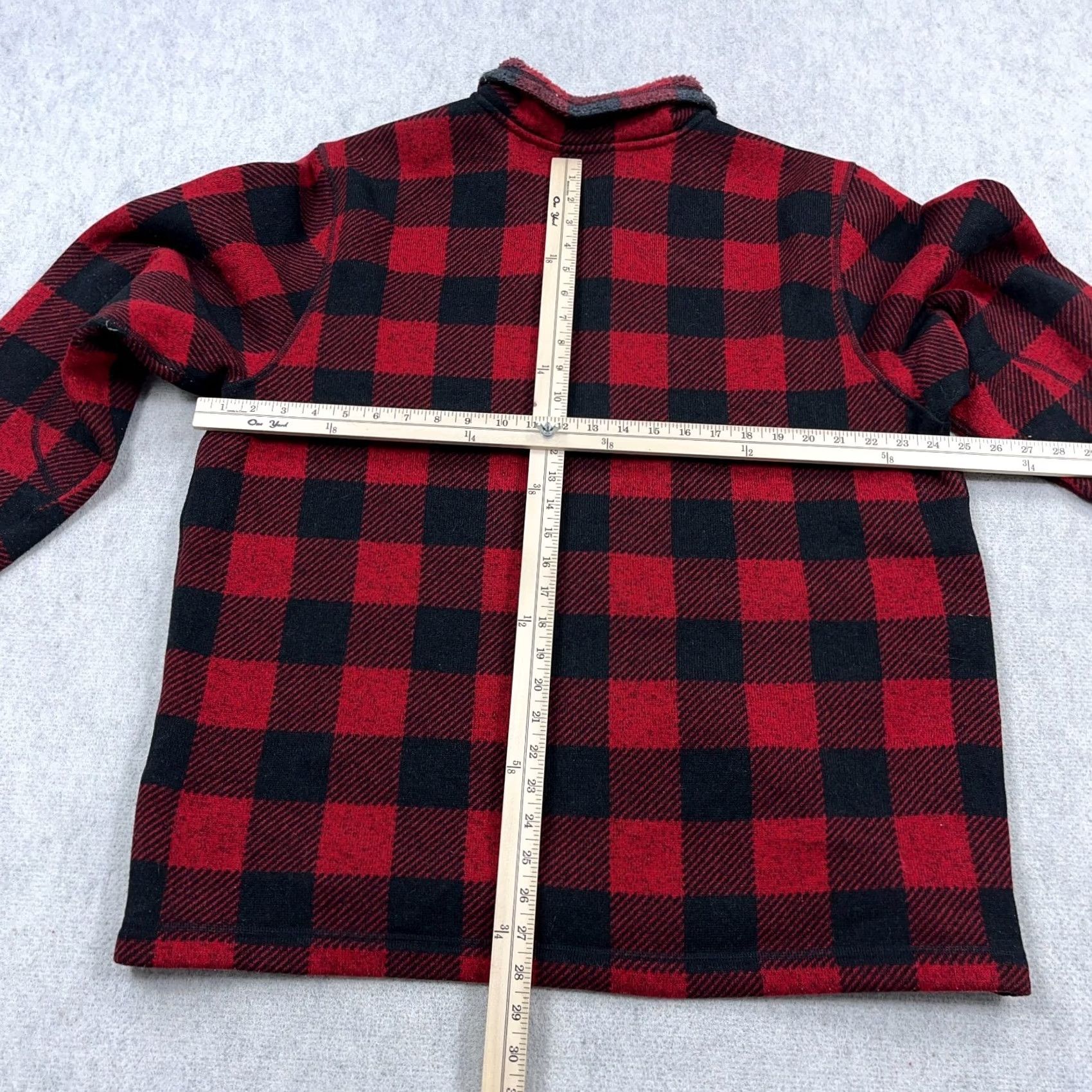 The North Face - It includes all the relevant keywords: "North Face Sweater Men XXL Red Black Buffalo Plaid Pullover 1/2 Zip Gordon Lyons Size US XXL / EU 58 / 5 - 6 Thumbnail