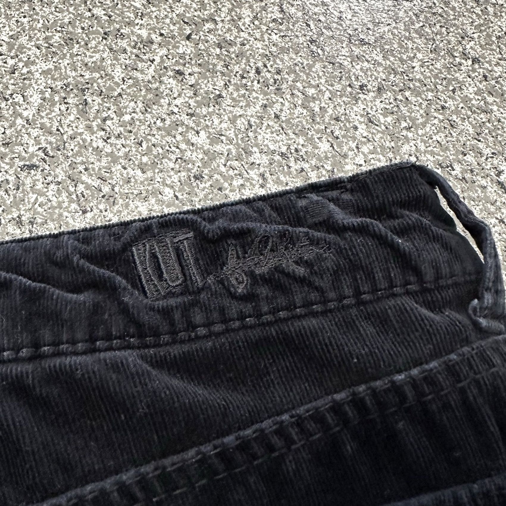 Vintage KUT from the Kloth Corduroy Pants Womens 10 Bootcut Mid Rise Black 34x30 Pant with Pockets Stretch Casual Size 32" / US 10 / IT 46 - 6 Thumbnail