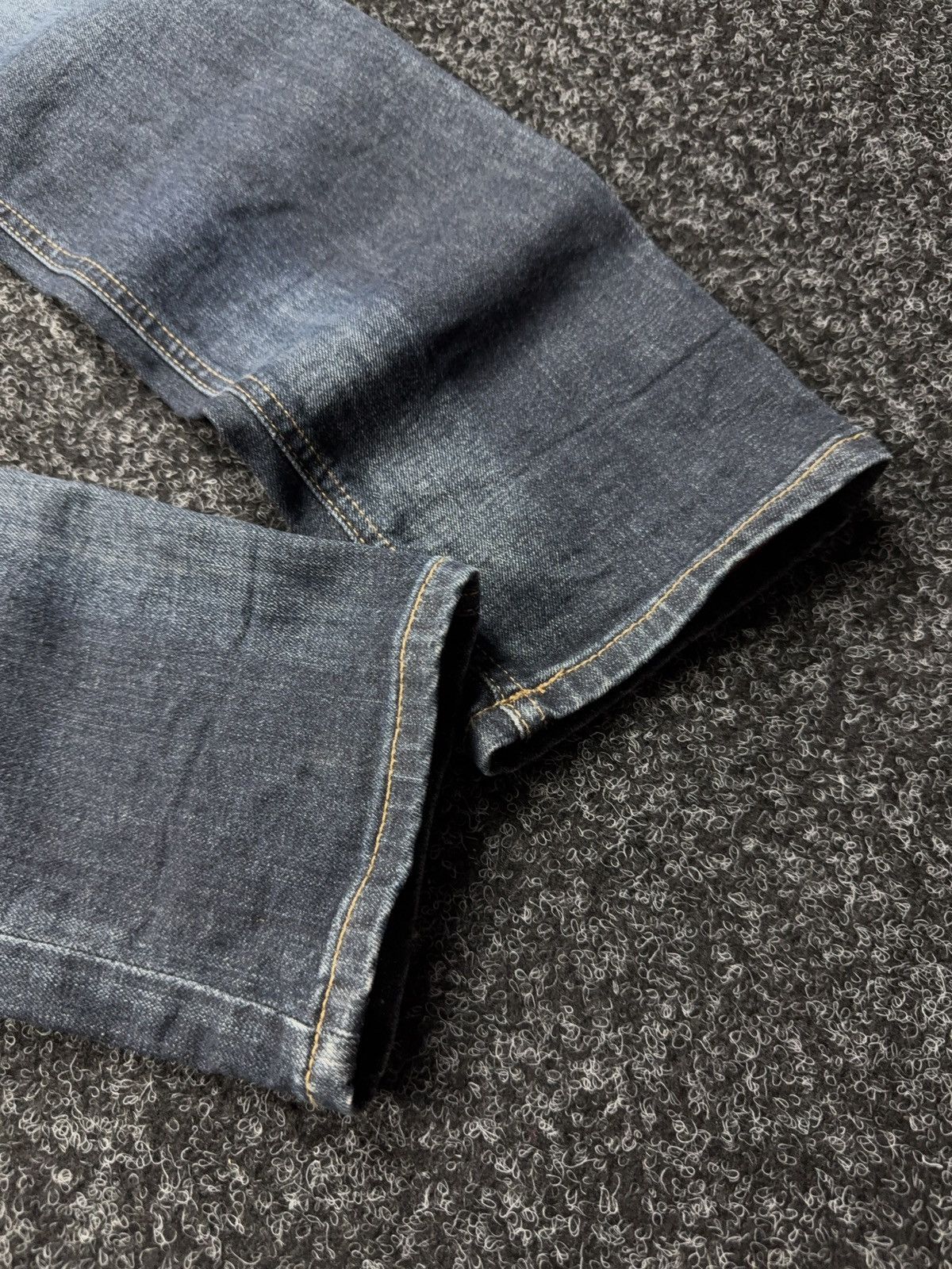 Diesel Luxury 00s Y2K Diesel Tepphar Slim Carrot Faded Wash Jeans Size US 32 / EU 48 - 3 Thumbnail