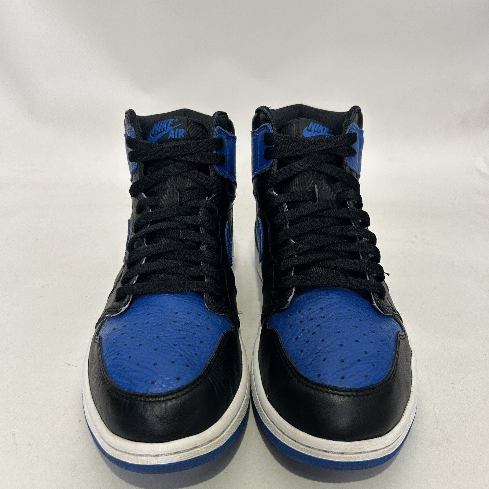 Jordan Brand Nike Air Jordan 1 Retro High OG “Royal” 2017 Size US 10.5 / EU 43-44 - 2 Thumbnail