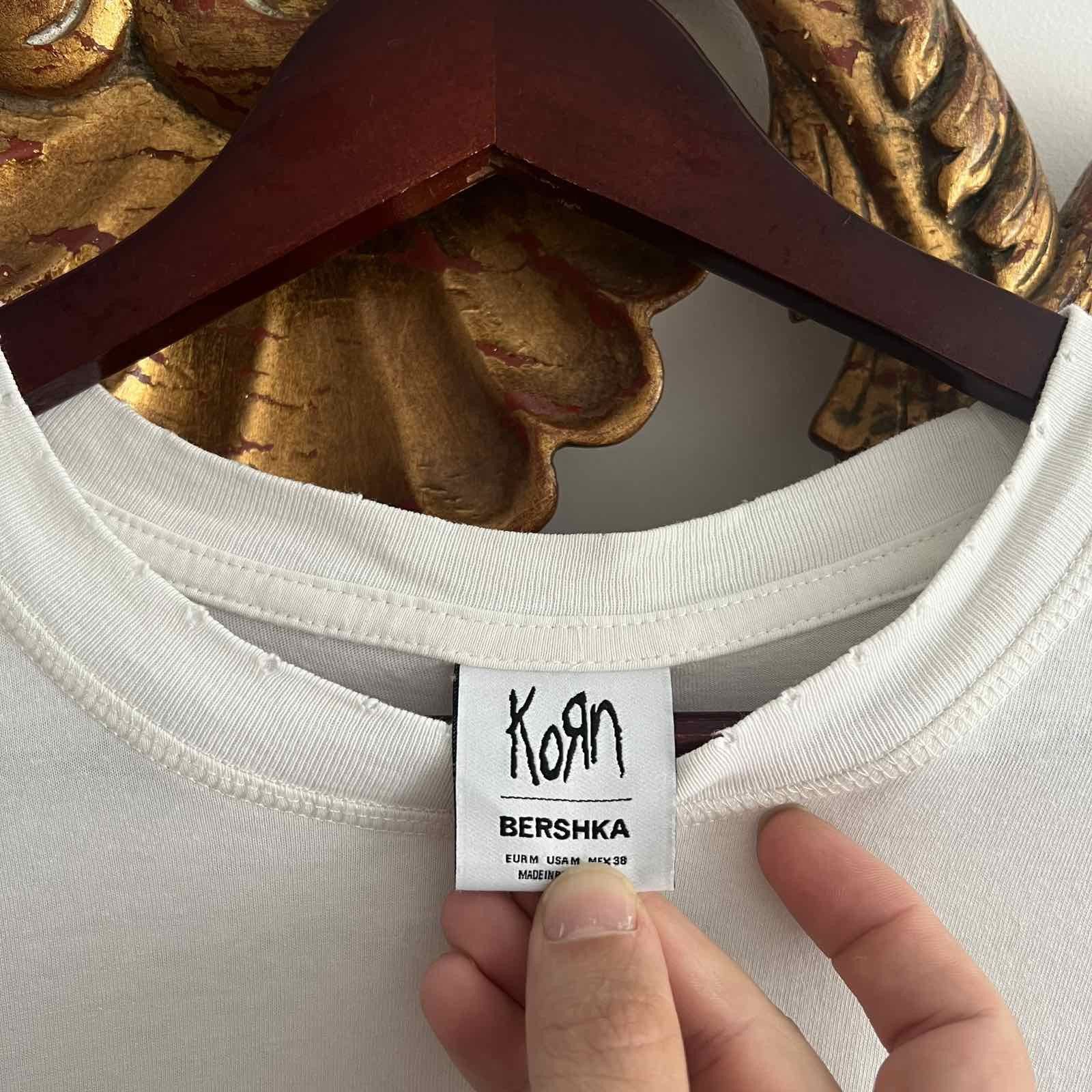 Bershka bershka korn tee Sz M Size US M / EU 48-50 / 2 - 4 Thumbnail