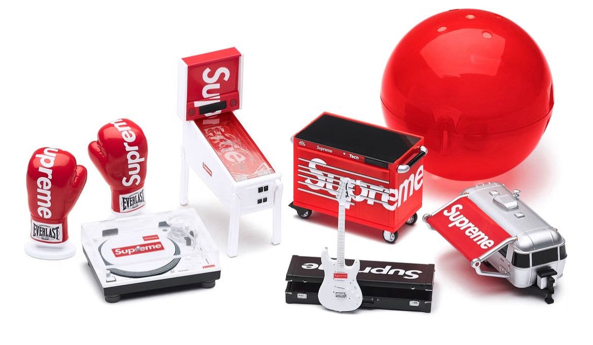 Supreme Supreme®/Bandai GASHAPON™ Size ONE SIZE - 4 Thumbnail
