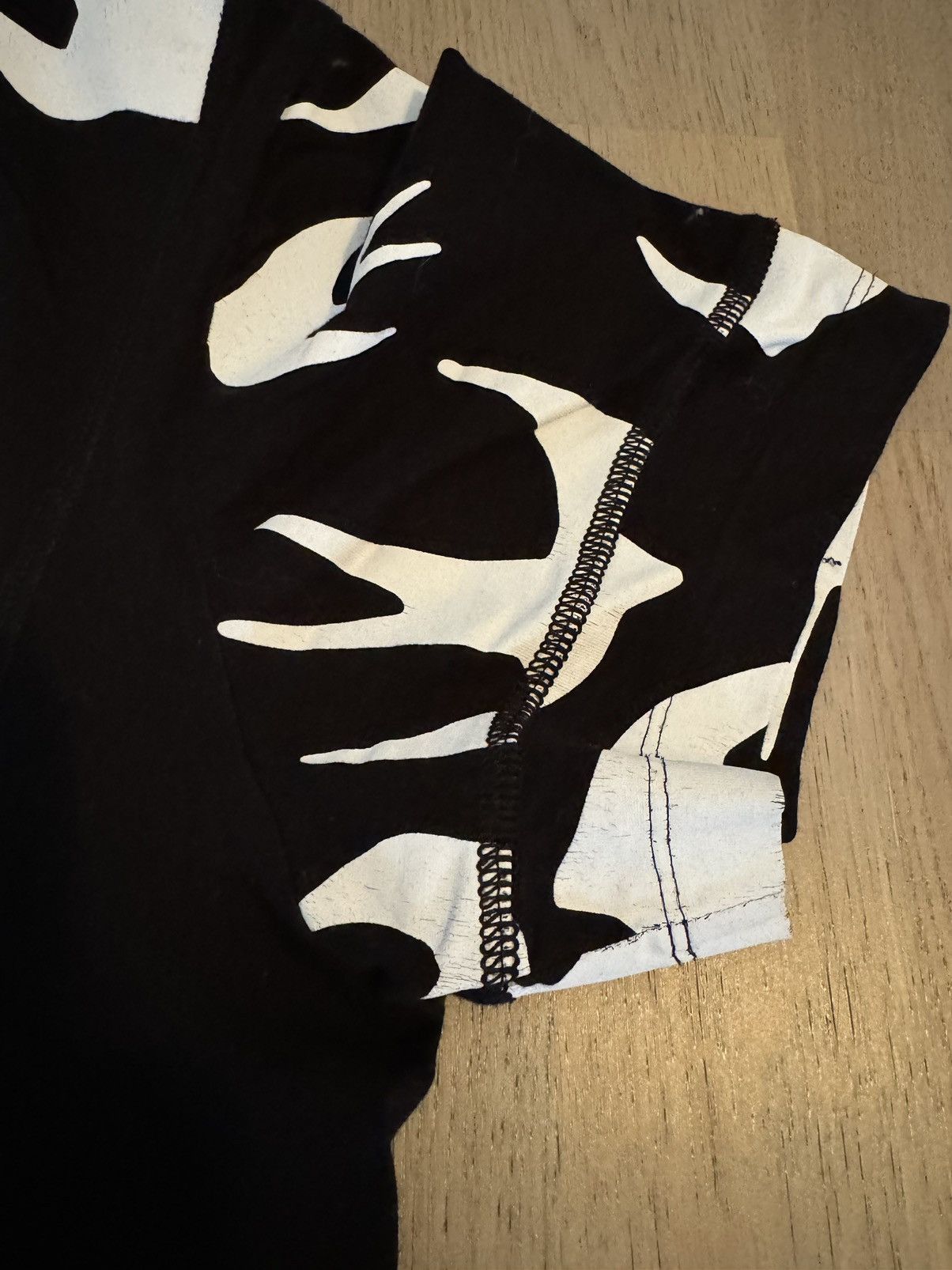 Alexander McQueen ALEXANDER MCQUEEN tshirt SEE sizes IN PHOTOS BY TAPE MEASURE Size US S / EU 44-46 / 1 - 9 Thumbnail