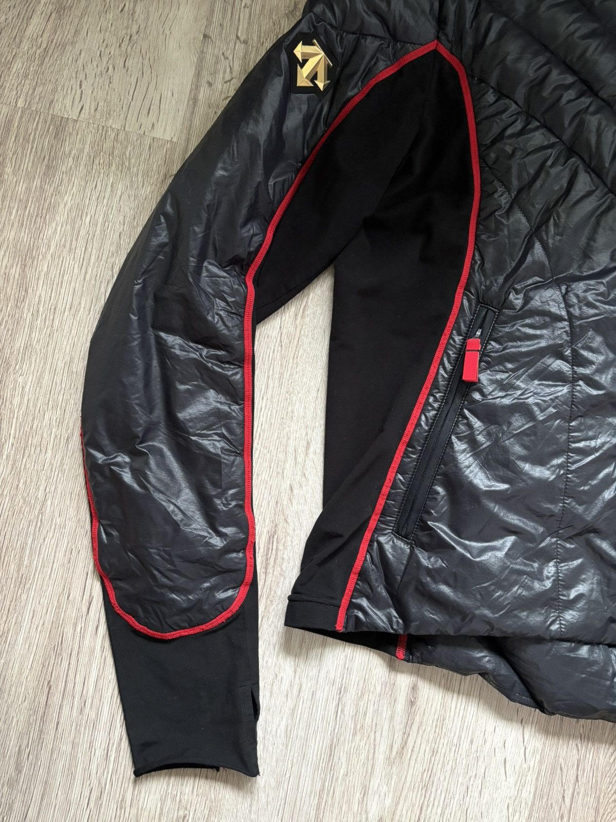 Descente Descente Swiss Olympic Team Vancouver 2010 Black Red 46 Size US S / EU 44-46 / 1 - 2 Thumbnail