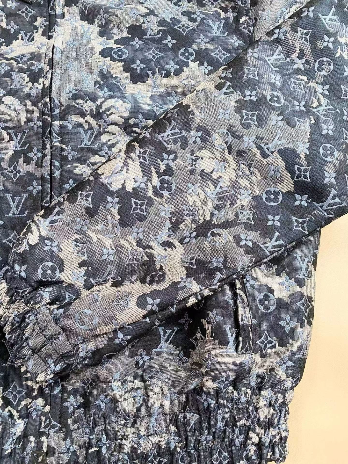 Louis Vuitton Louis Vuitton Monogram Clouds Hooded Jacket Size US S / EU 44-46 / 1 - 4 Thumbnail