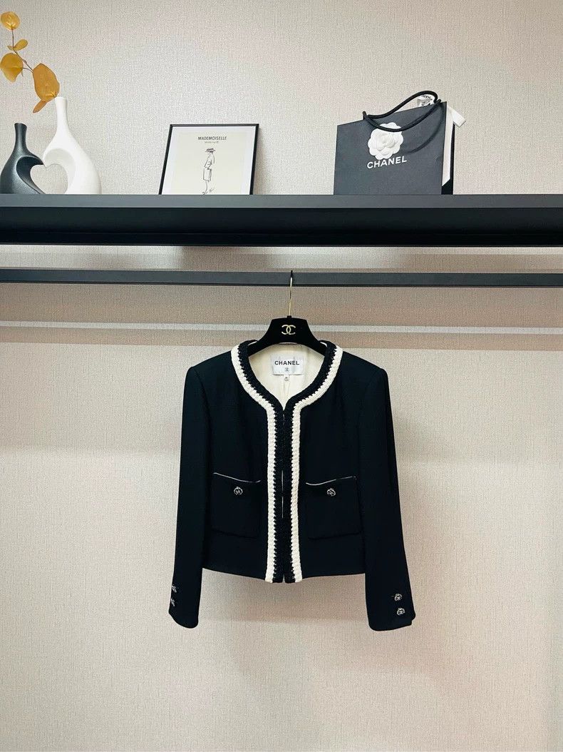 Chanel Chanel Black and White Crop Jacket- DMC Size US M / EU 48-50 / 2 - 1 Thumbnail
