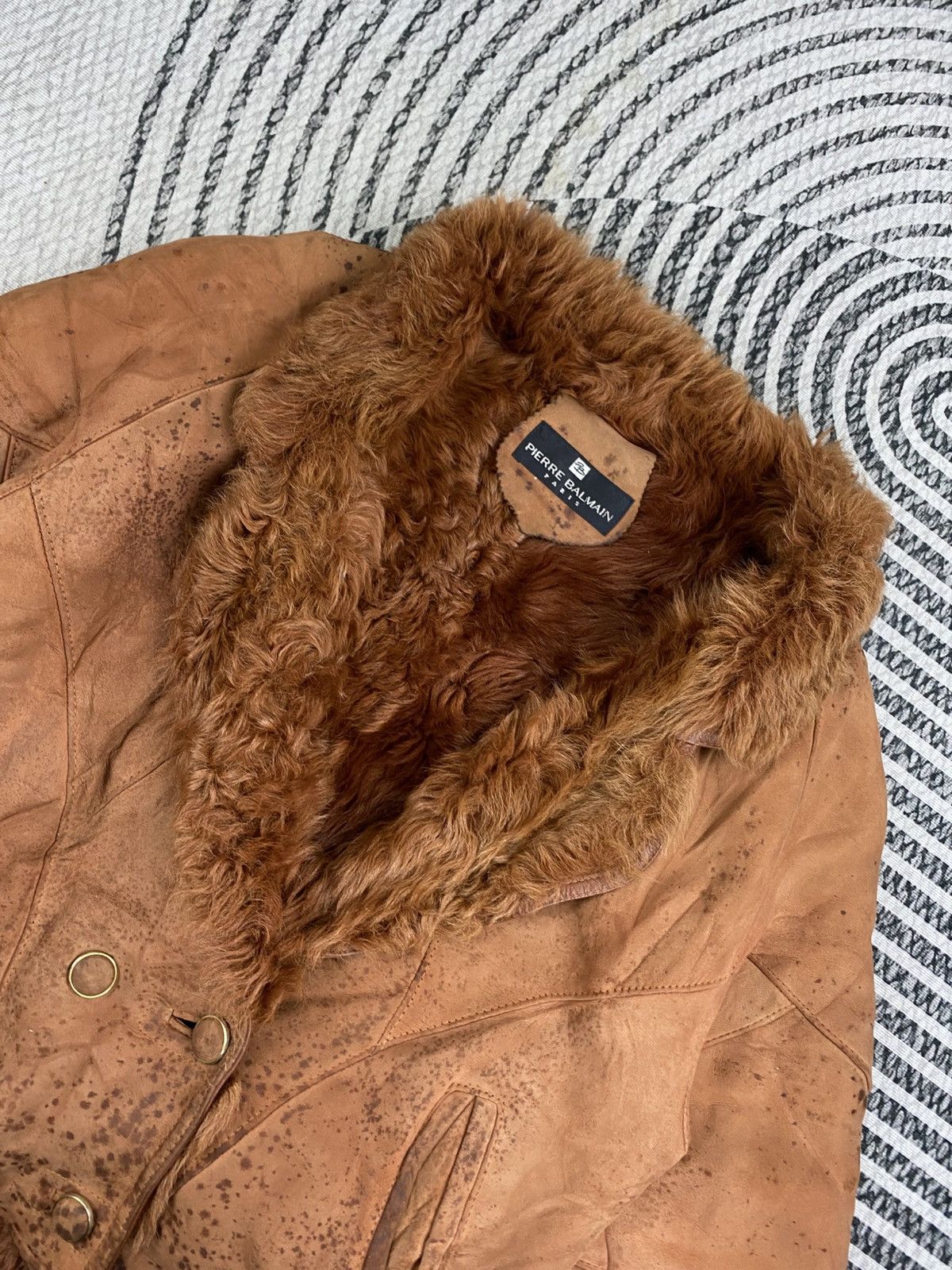Pierre Balmain Vintage Pierre Balmain Curly Fur Lining Leather Suede Jacket Size M / US 6-8 / IT 42-44 - 9 Thumbnail