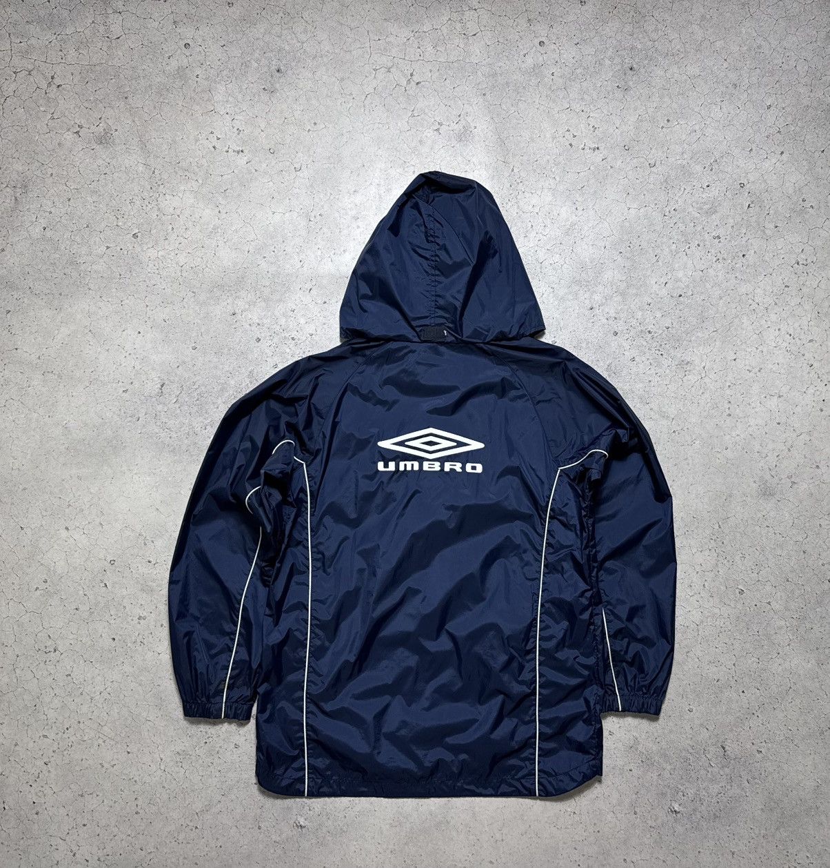 Umbro Umbro Nylon Light Windbreakers Jacket Big Logo Navy Size S Size US S / EU 44-46 / 1 - 1 Thumbnail