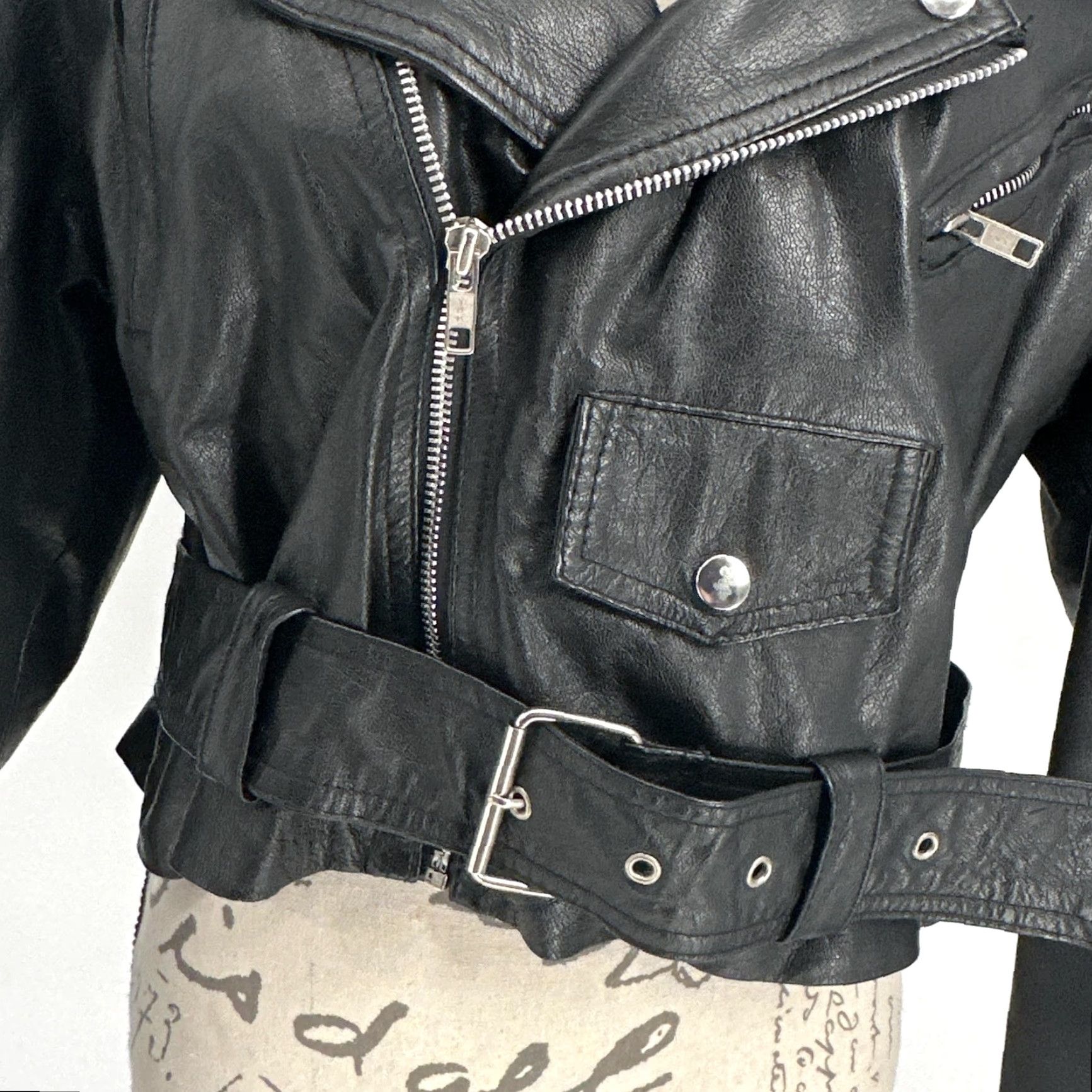 Vintage VINTAGE Wilsons Leather Jacket Womens Large Black Cropped Moto Belted Zip Biker Punk Jacket Size L / US 10 / IT 46 - 3 Thumbnail