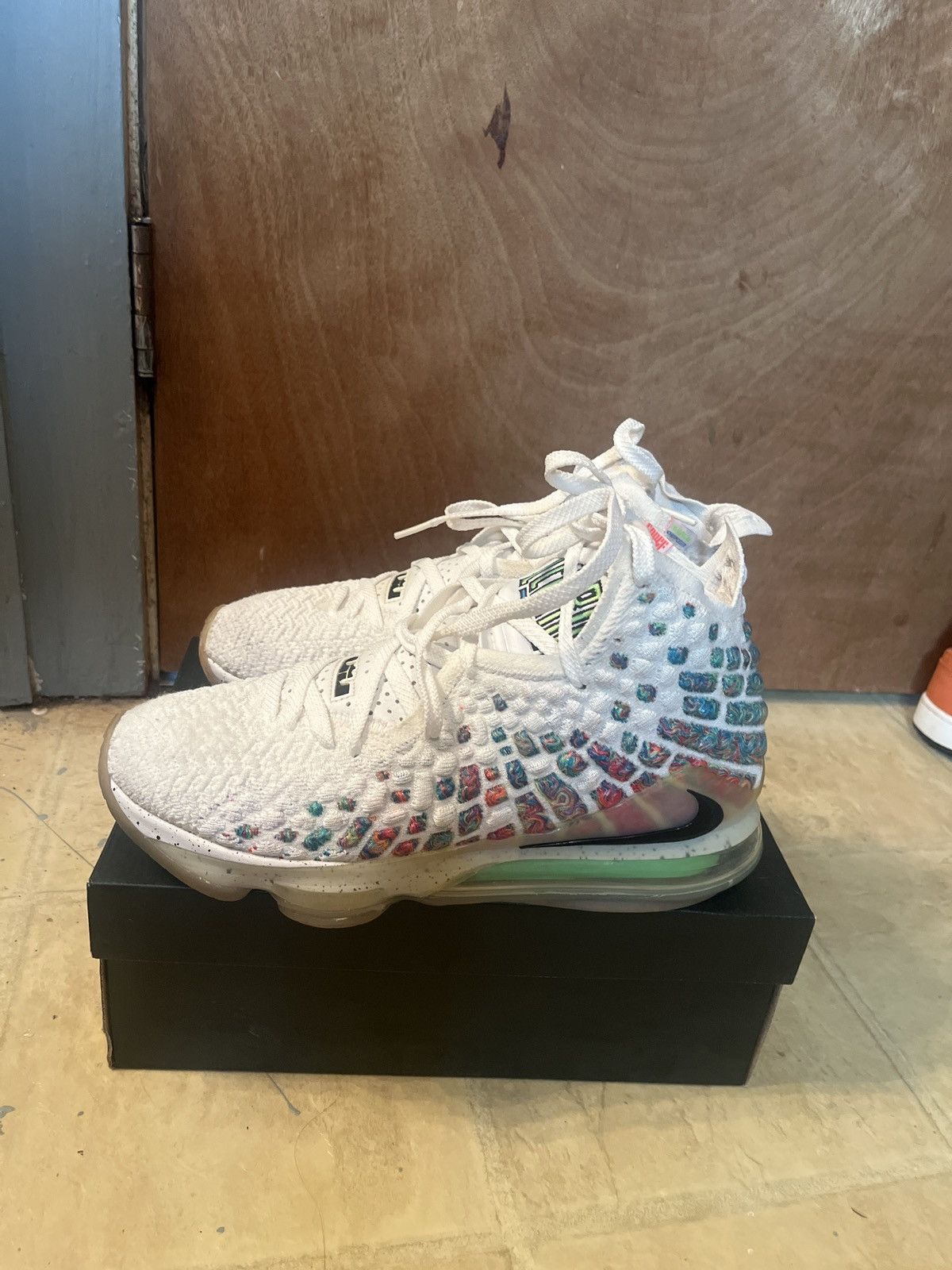 Nike Lebron 17 air command force Size US 9.5 / EU 42-43 - 3 Thumbnail