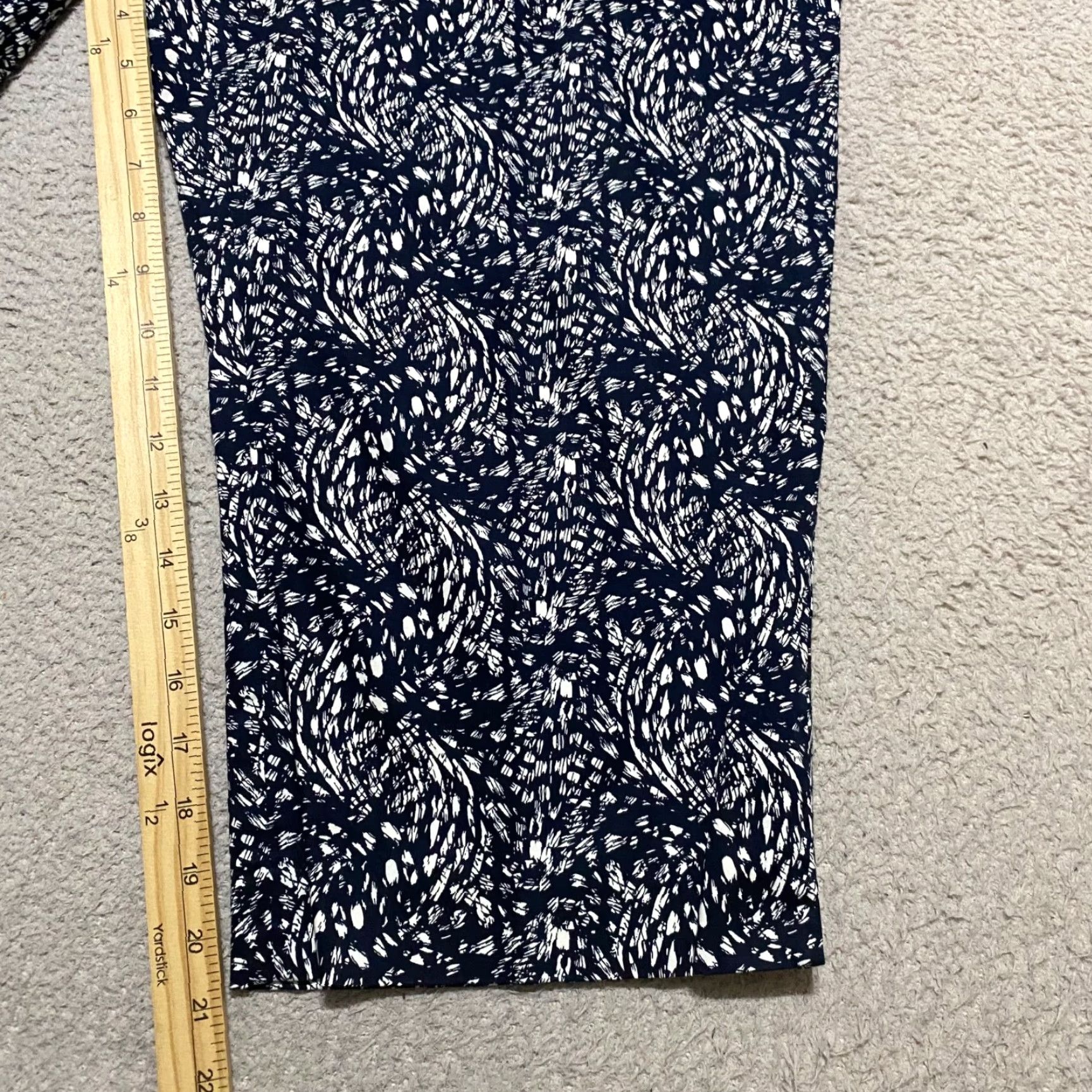Coldwater Creek Coldwater Creek Womens 18 Plus Pants Blue Geometric Straight Capri High Rise Capri Pants Plus Size Blue Geometric Classic Casual Womens Size 40" / US 18 - 6 Thumbnail