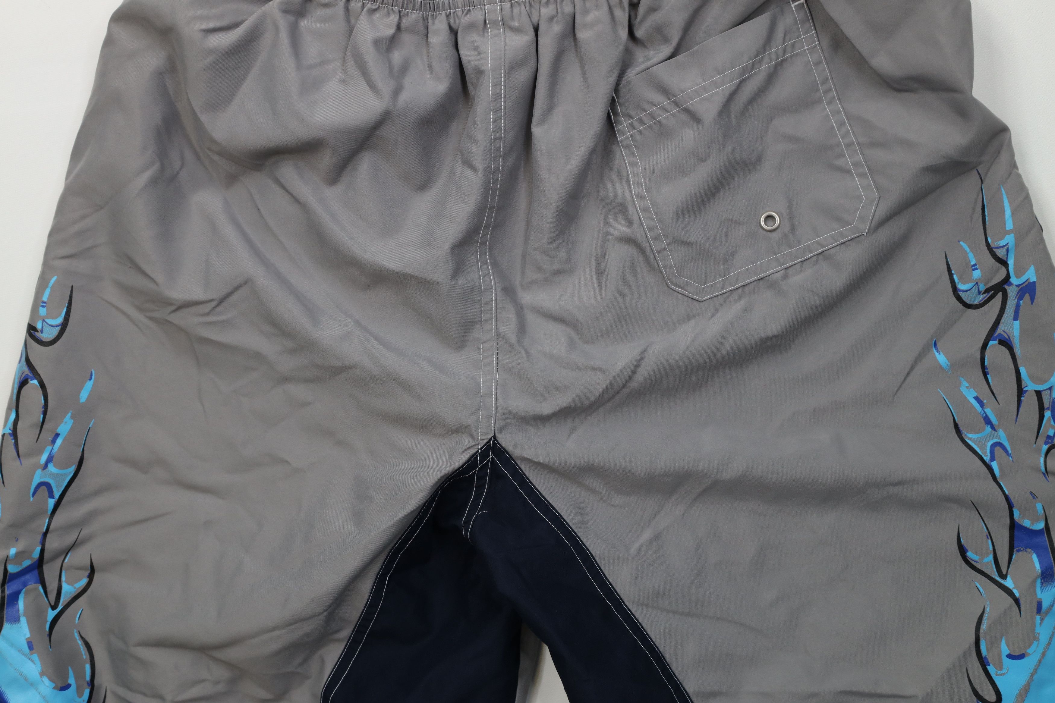 Vintage Vintage 90s Y2K Streetwear Fire Flames Shorts Swim Trunks Size US 32 / EU 48 - 9 Thumbnail