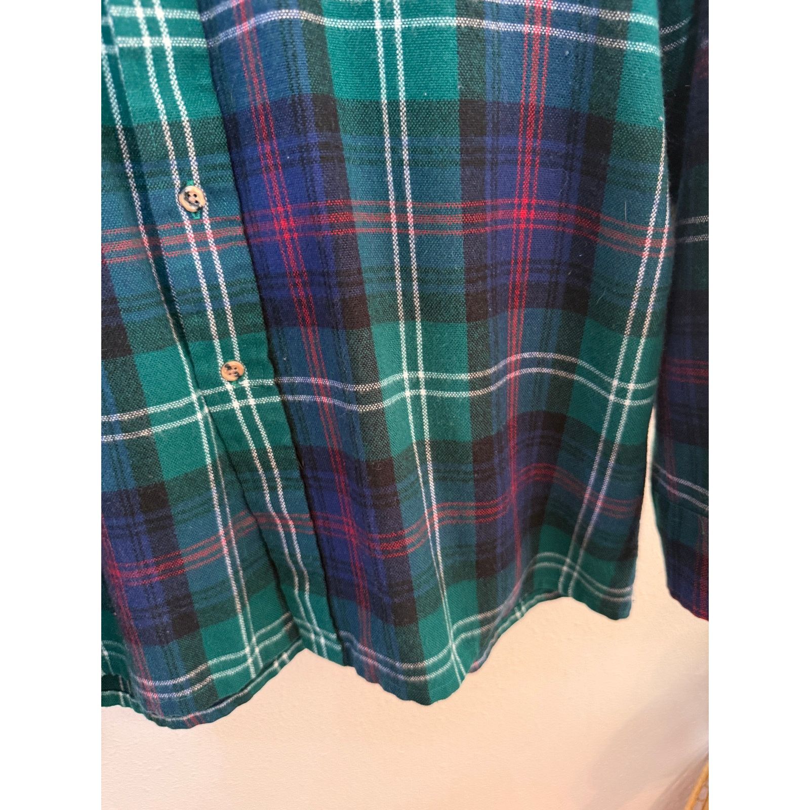Van Heusen 80s Cozy Flannel Button Up size large Size US L / EU 52-54 / 3 - 6 Thumbnail
