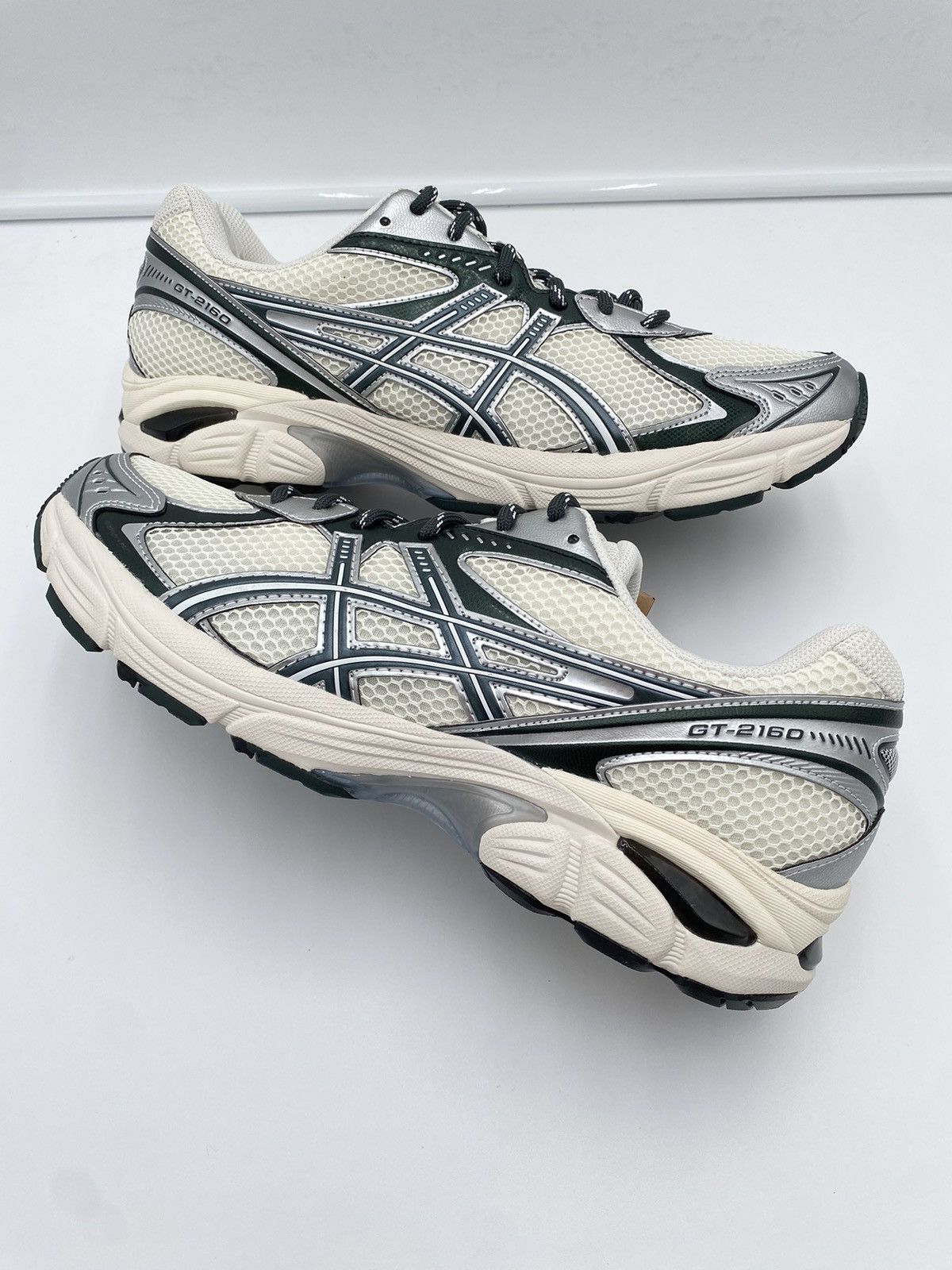 image of 12 Kith X Asics Gt 2160 Cream Scarab 12033567-100 Shoes in Cream/White, Men's (Size 11)
