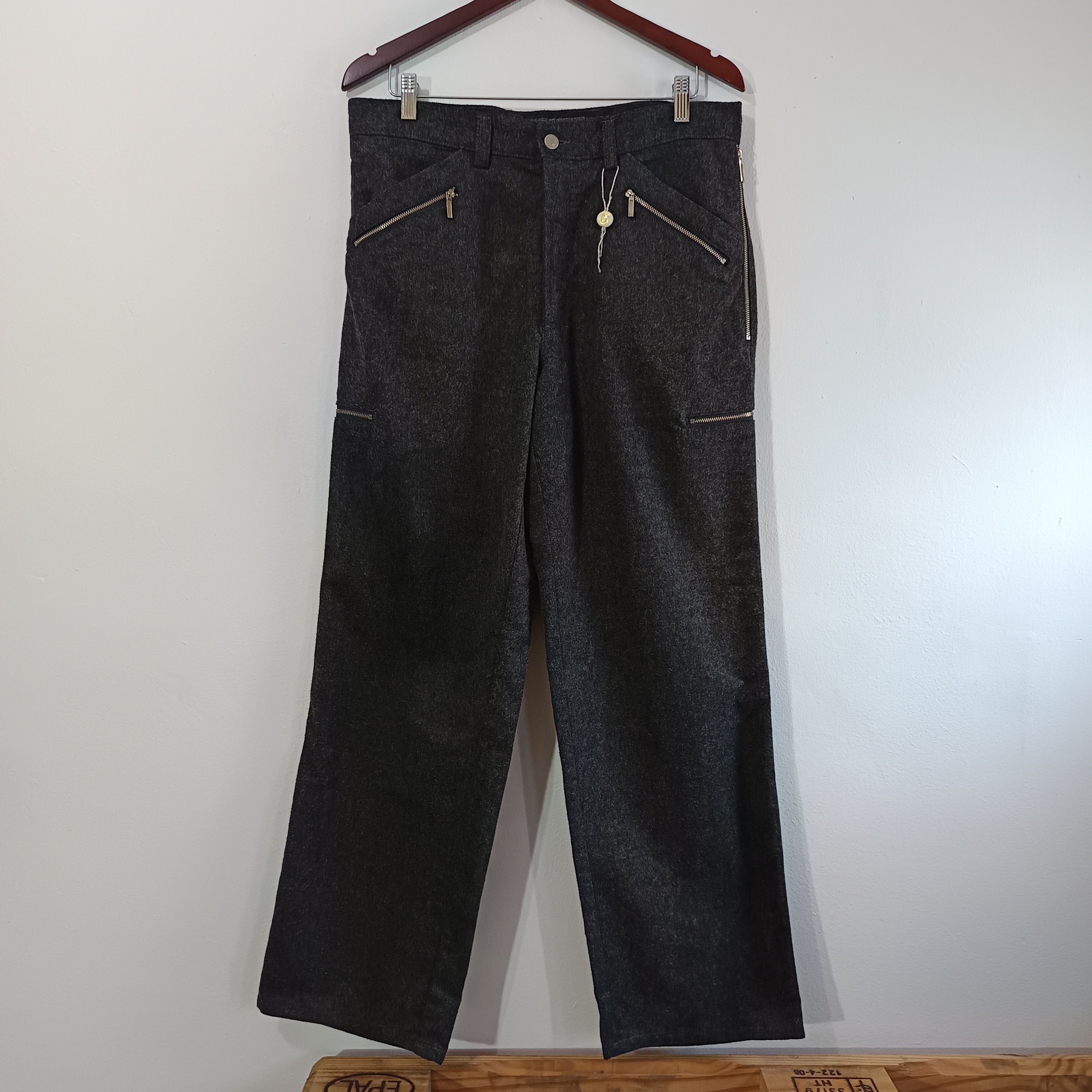 Versace VINTAGE VERSACE MULTI POCKET BAGGY PANTS Size US 36 / EU 52 - 1 Thumbnail