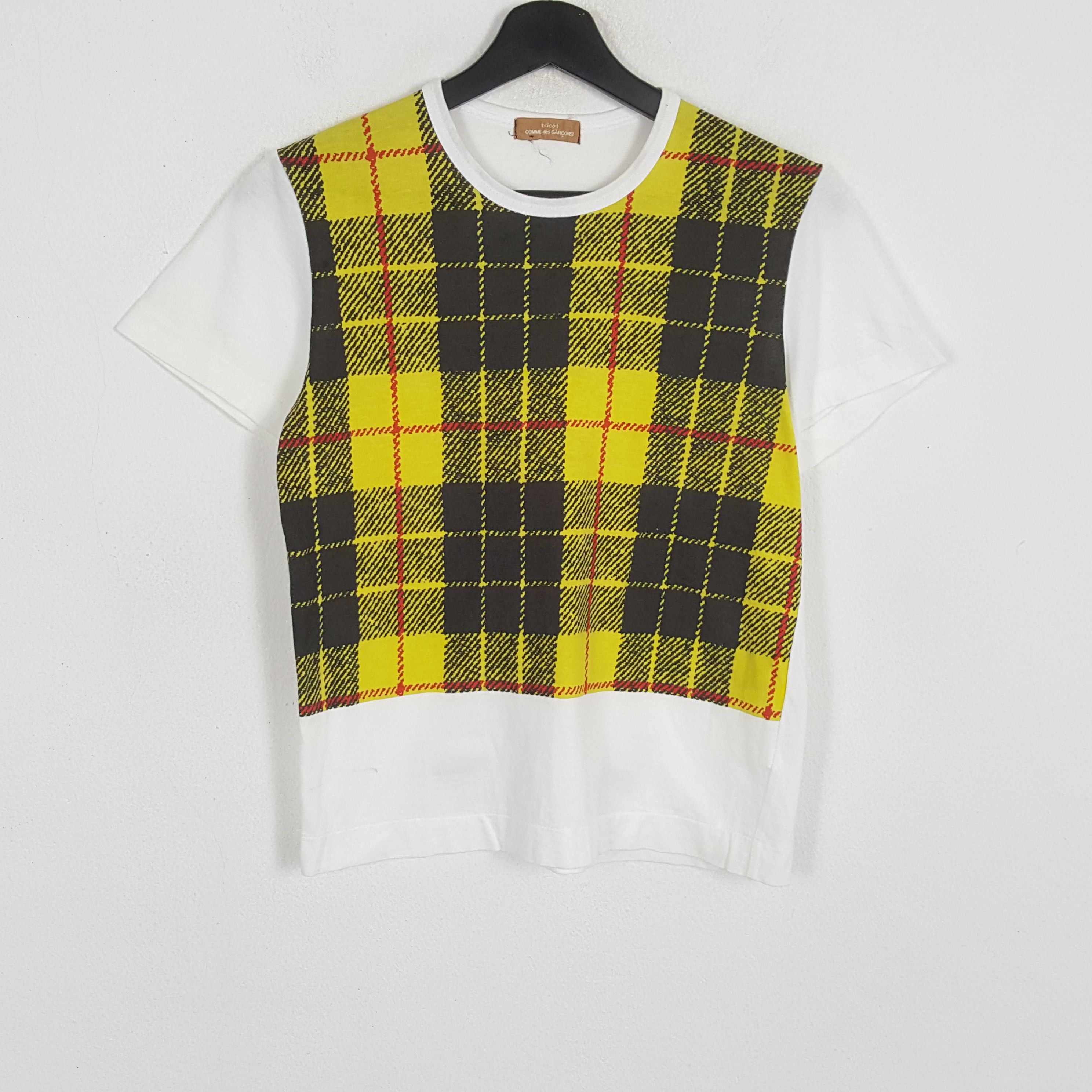 【tricot COMME des GARÇONS 】design Tshirt TRICOT COMME Des GARCONS White TShirt Flower Print CDG White