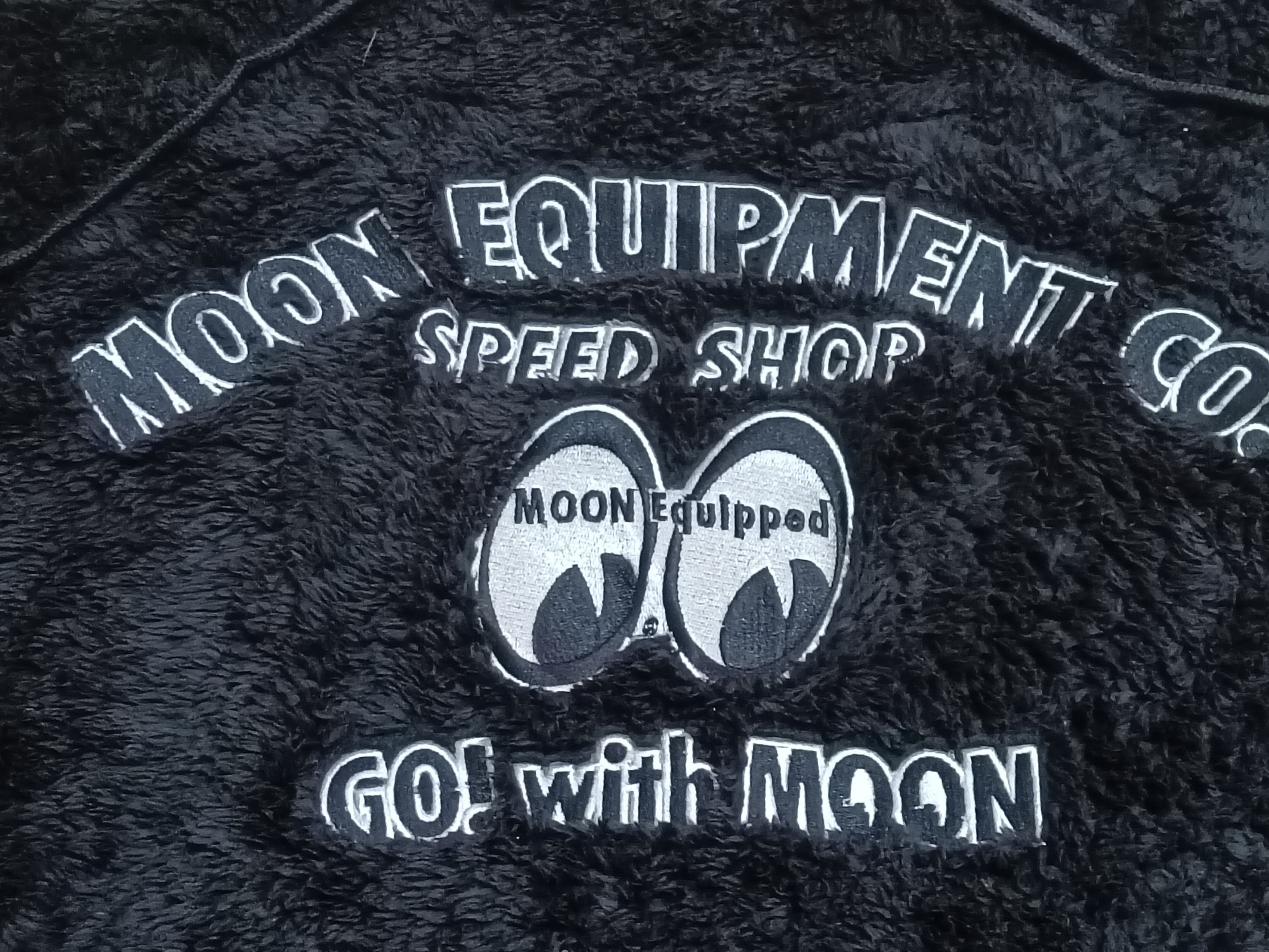 Japanese Brand VINTAGE MOONEYES EQUIPMENT EMBROIDERED HOODIE Size US L / EU 52-54 / 3 - 2 Thumbnail