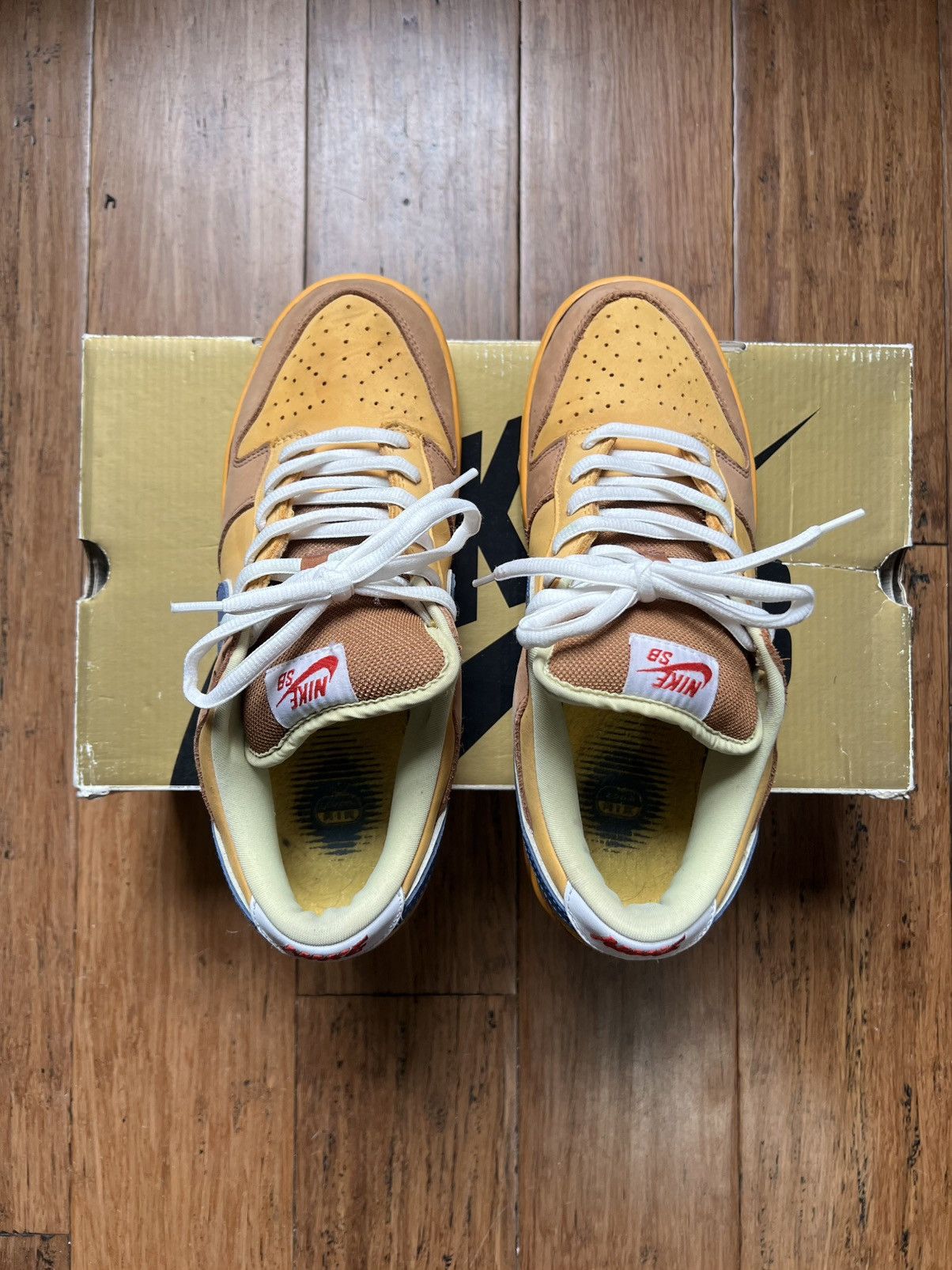 Nike SB Nike SB Dunk Low ‘Newcastle Brown Ale’ Size US 9.5 / EU 42-43 - 3 Thumbnail