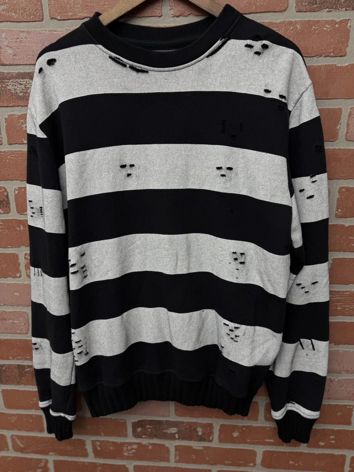 Amiri Size M - Amiri Distressed Ripped Crewneck Sweater GRAY Size US M / EU 48-50 / 2 - 3 Thumbnail