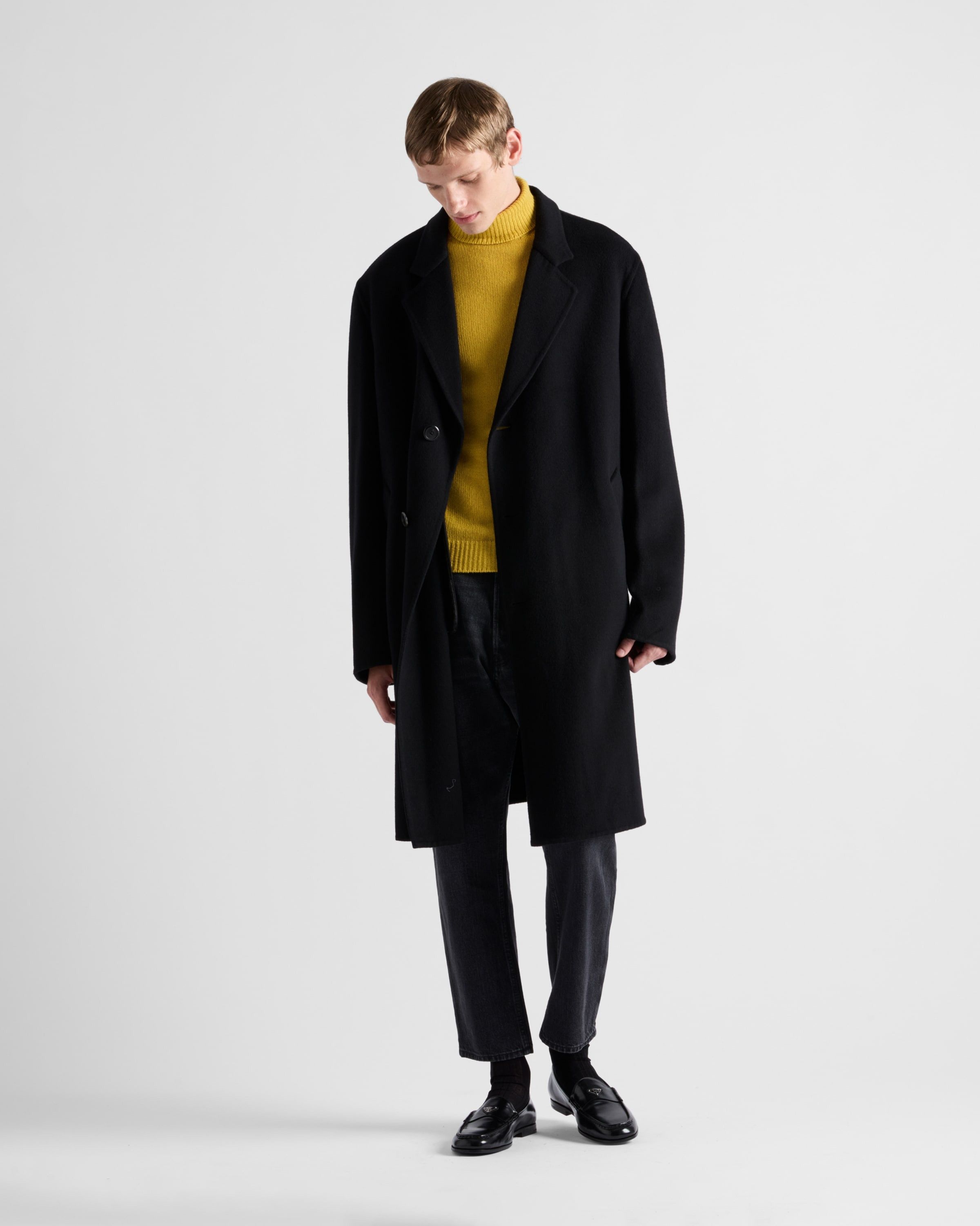 o1bcso1str1025 Cashmere Turtleneck Sweater in Yellow