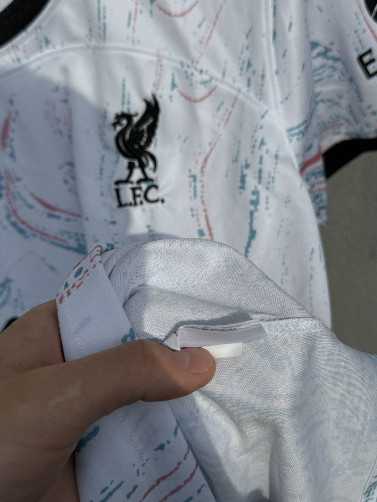 Nike Nike Liverpool Soccer Jersey White Size US M / EU 48-50 / 2 - 6 Thumbnail