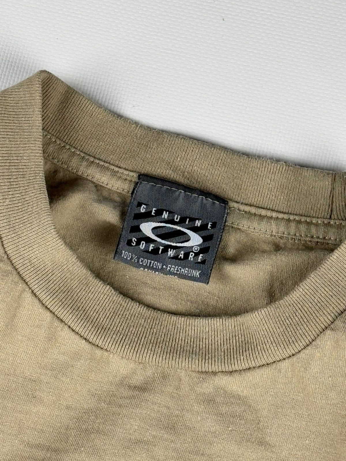 Japanese Brand × Oakley × Vintage Vintage Oakley T-Shirt Center Logo Size US S / EU 44-46 / 1 - 10 Thumbnail