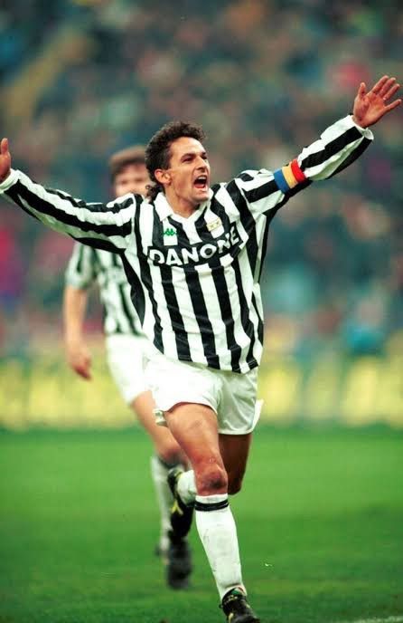 Vintage Vintage Template Juventus FC 89/90 Home Longsleeve Jersey Size US S / EU 44-46 / 1 - 12 Thumbnail