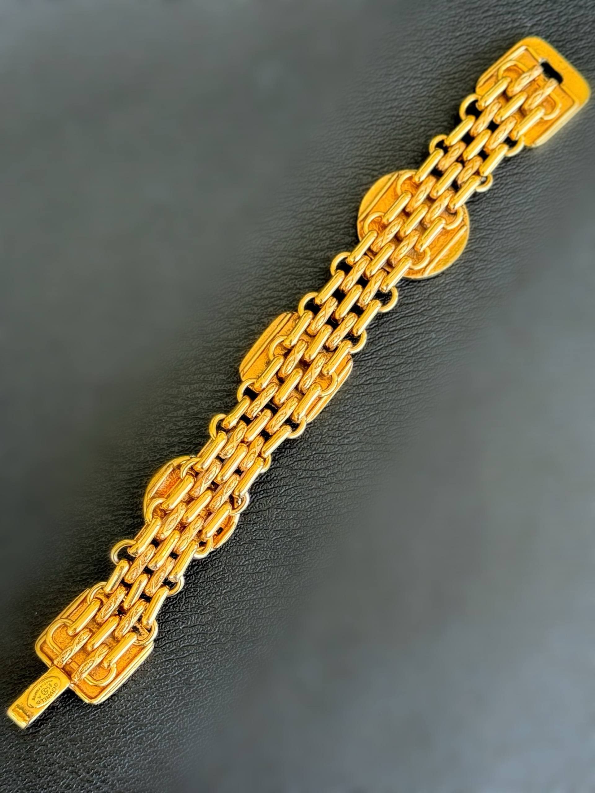 Chanel Chanel Sun & Crest Medallion Chain 7” Bracelet Gold Plated Size ONE SIZE - 6 Thumbnail