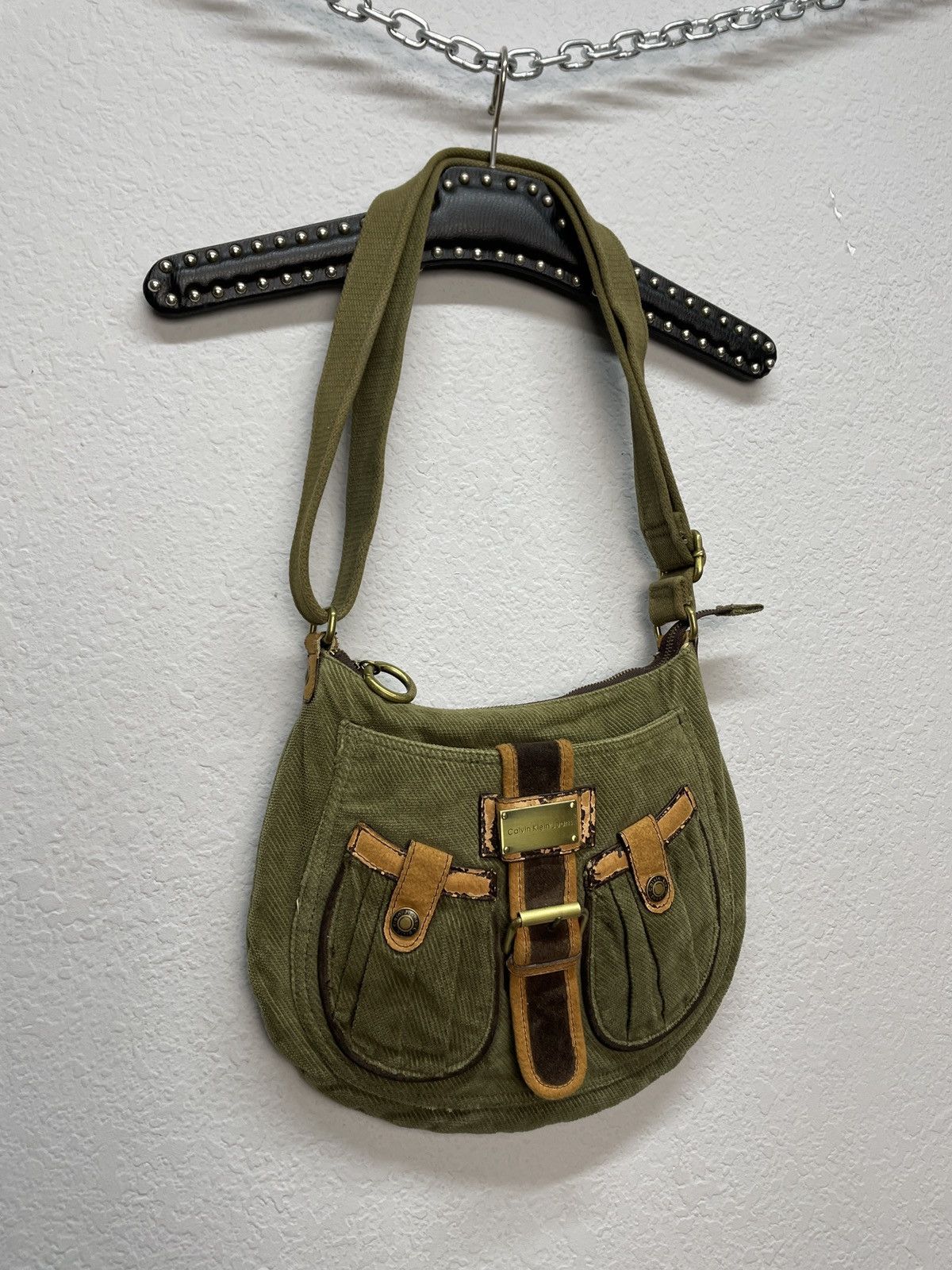 Vintage Vintage Y2K Calvin Klein Velvet Shoulder Bag Size ONE SIZE - 17 Thumbnail