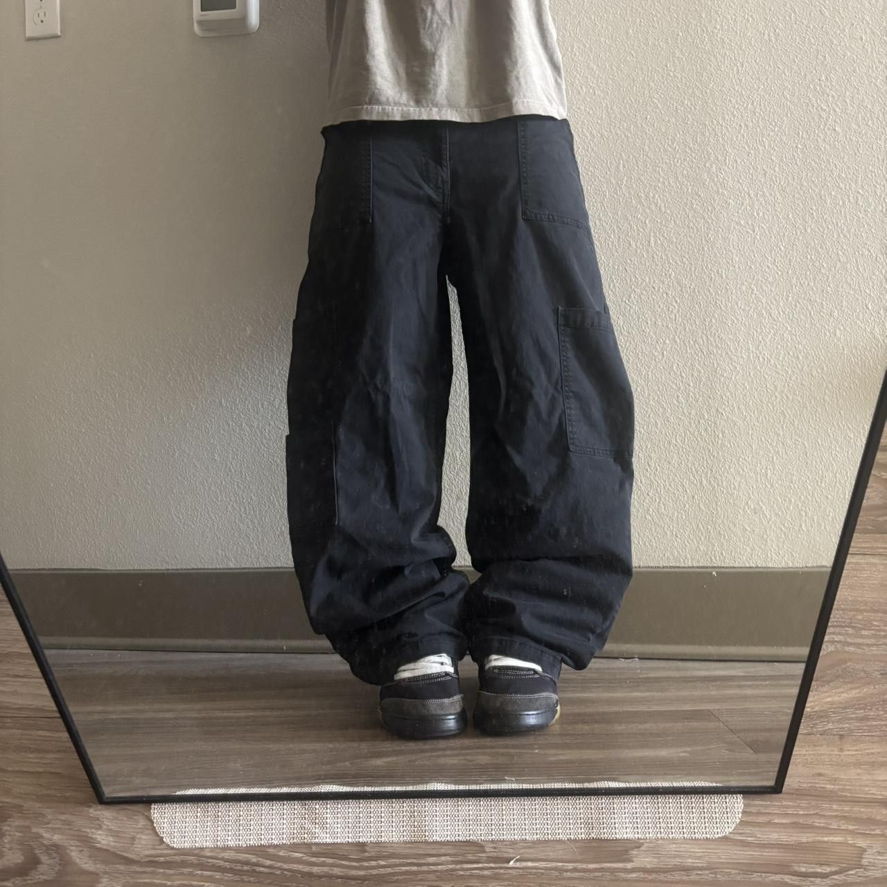 Vintage Crazy Vintage Y2K/2000s Baggy Black Skater Style Cargo Pants! 32x29 Size US 32 / EU 48 - 1 Thumbnail