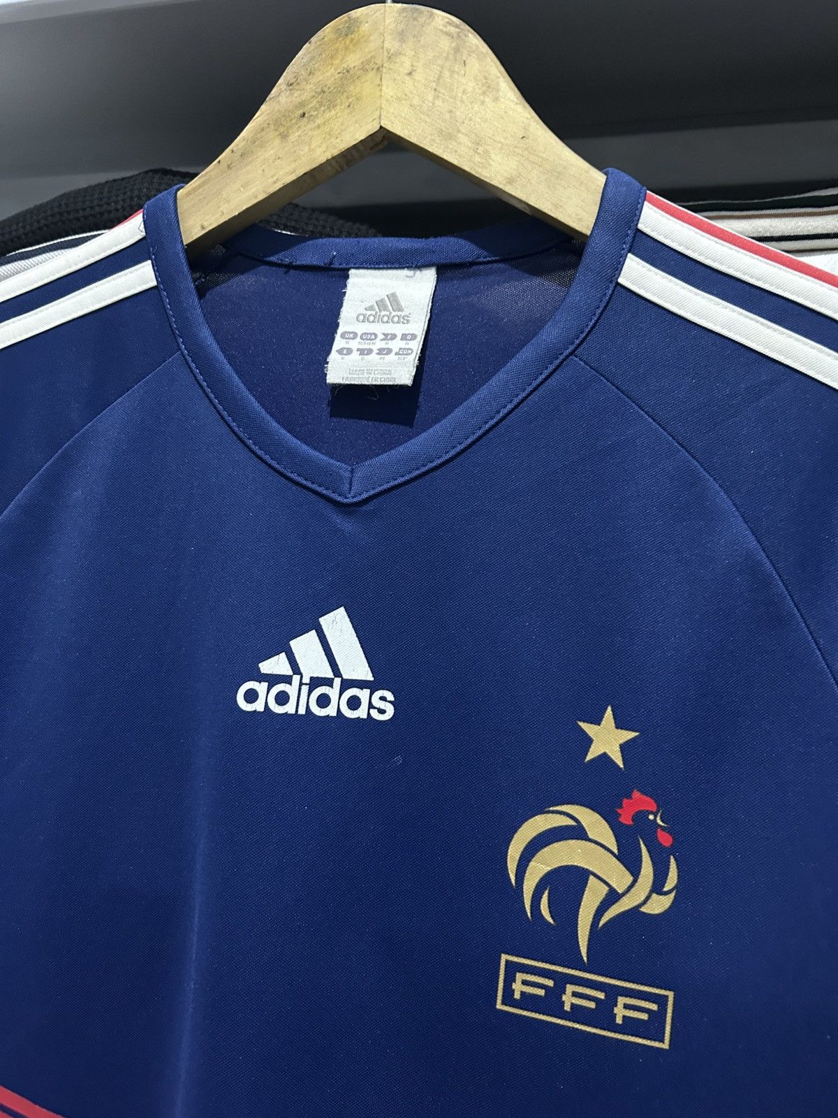Adidas Vintage adidas France 2009-2010 Home Soccer Size US M / EU 48-50 / 2 - 2 Thumbnail