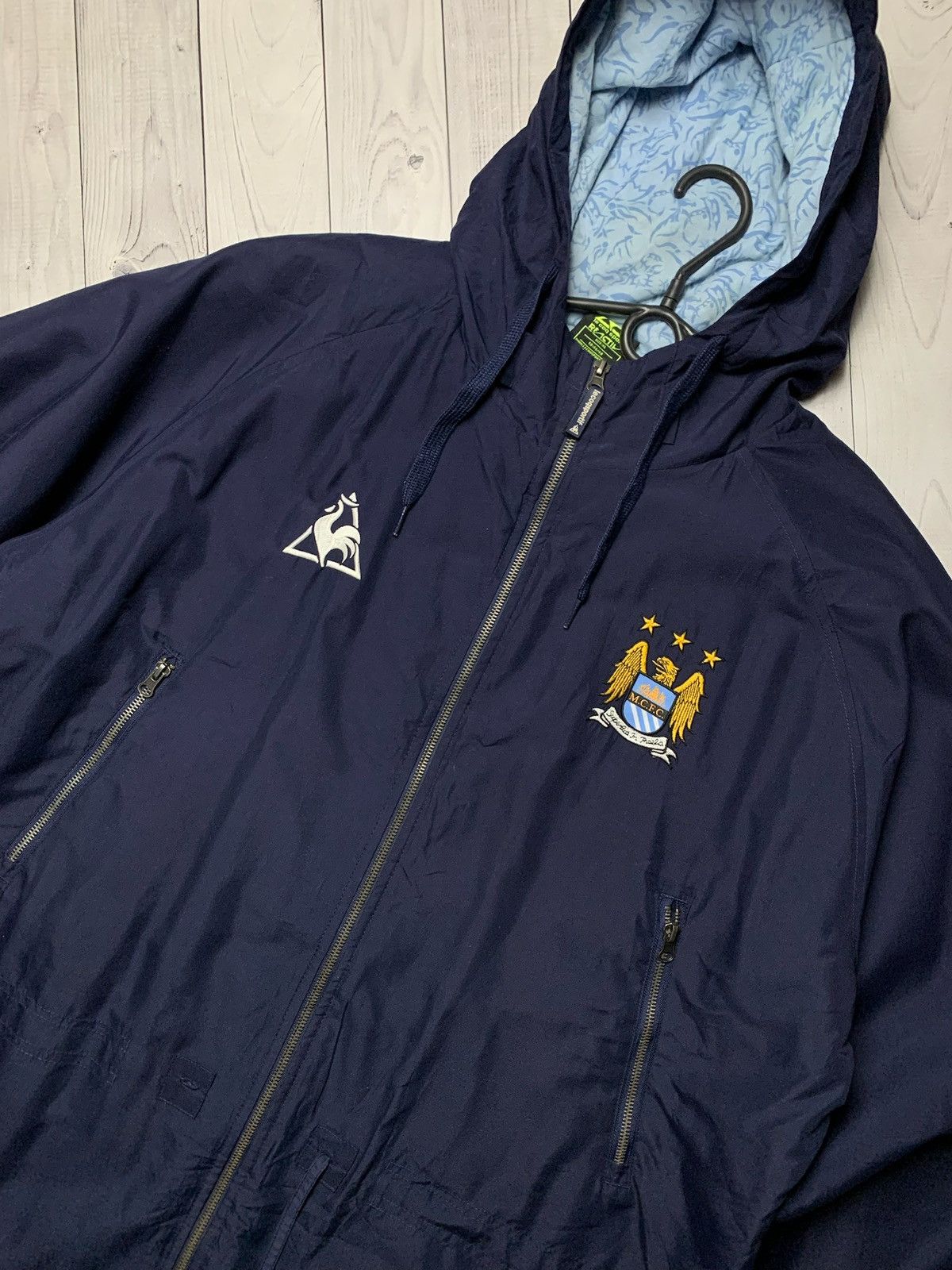Vintage Vintage Le coq Manchester City soccer jacket parka size Xl Size US XL / EU 56 / 4 - 3 Thumbnail