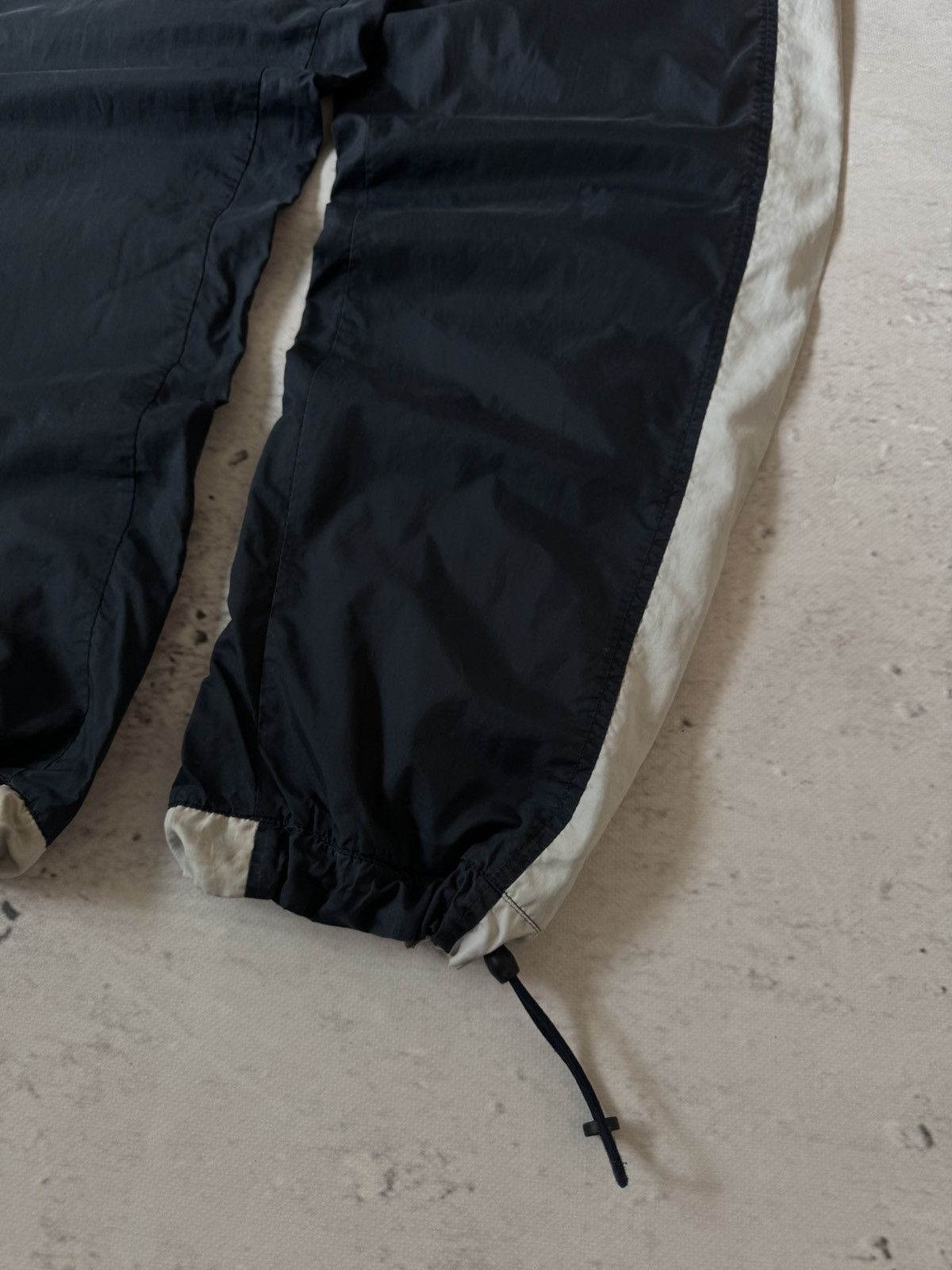 Nike × Vintage NIKE NYLON VINTAGE Y2K OVERSIZE BAGGY FIT PANTS SWEATPANTS Size US 32 / EU 48 - 3 Thumbnail