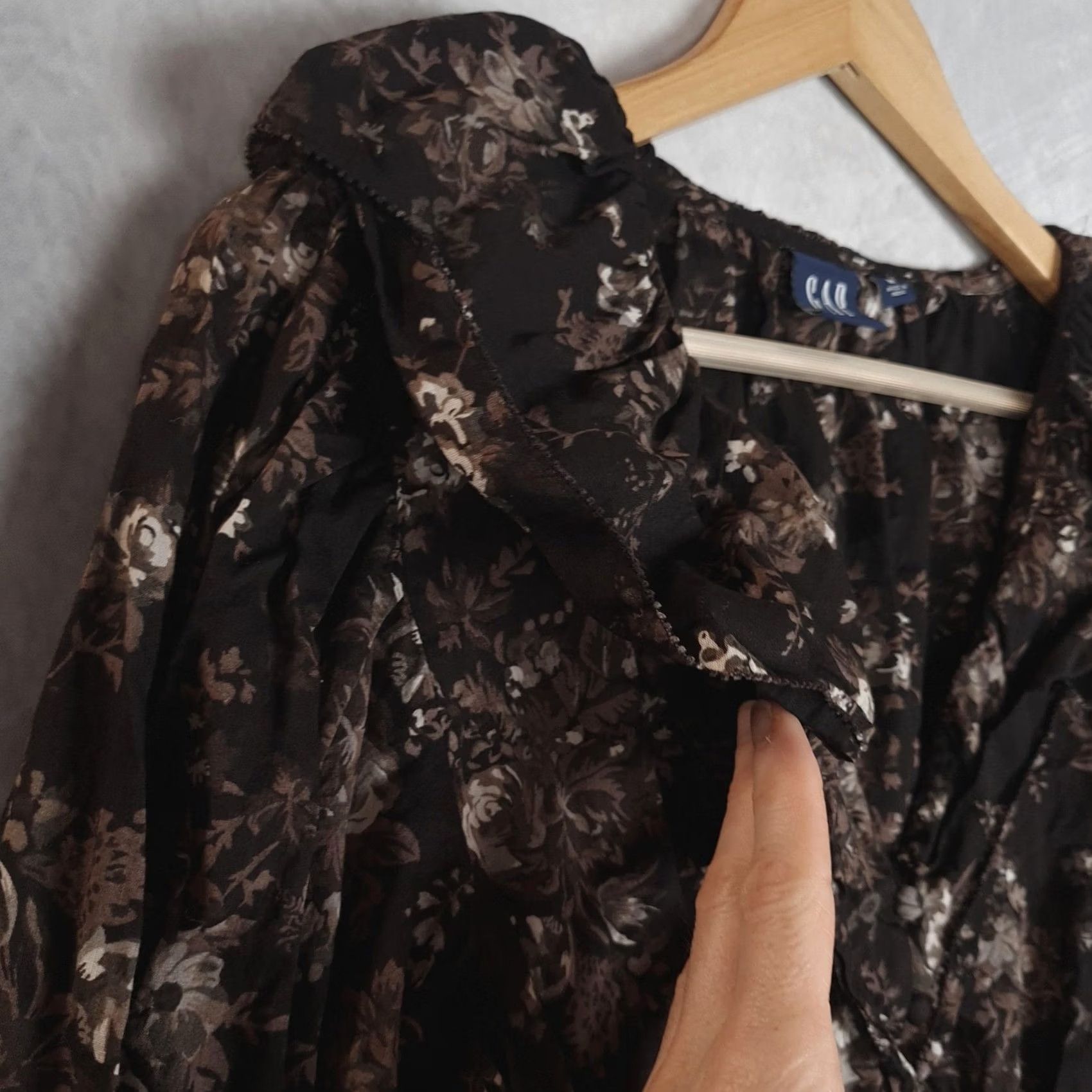 Gap Gap Blouse Womens Medium Brown Floral Ruffle Collar Peplum Sheer V-Neck Button Front Long Sleeve Casual Fall Womens Size M / US 6-8 / IT 42-44 - 7 Thumbnail