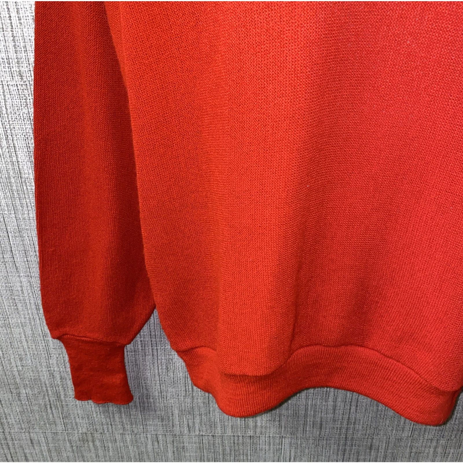 Jantzen Jantzen Mens Red USA Made V-Neck Sweater Size L OLD COURSE ST. ANDREWS Mens Sweater Red USA Made V-Neck Jantzen Size US L / EU 52-54 / 3 - 4 Thumbnail