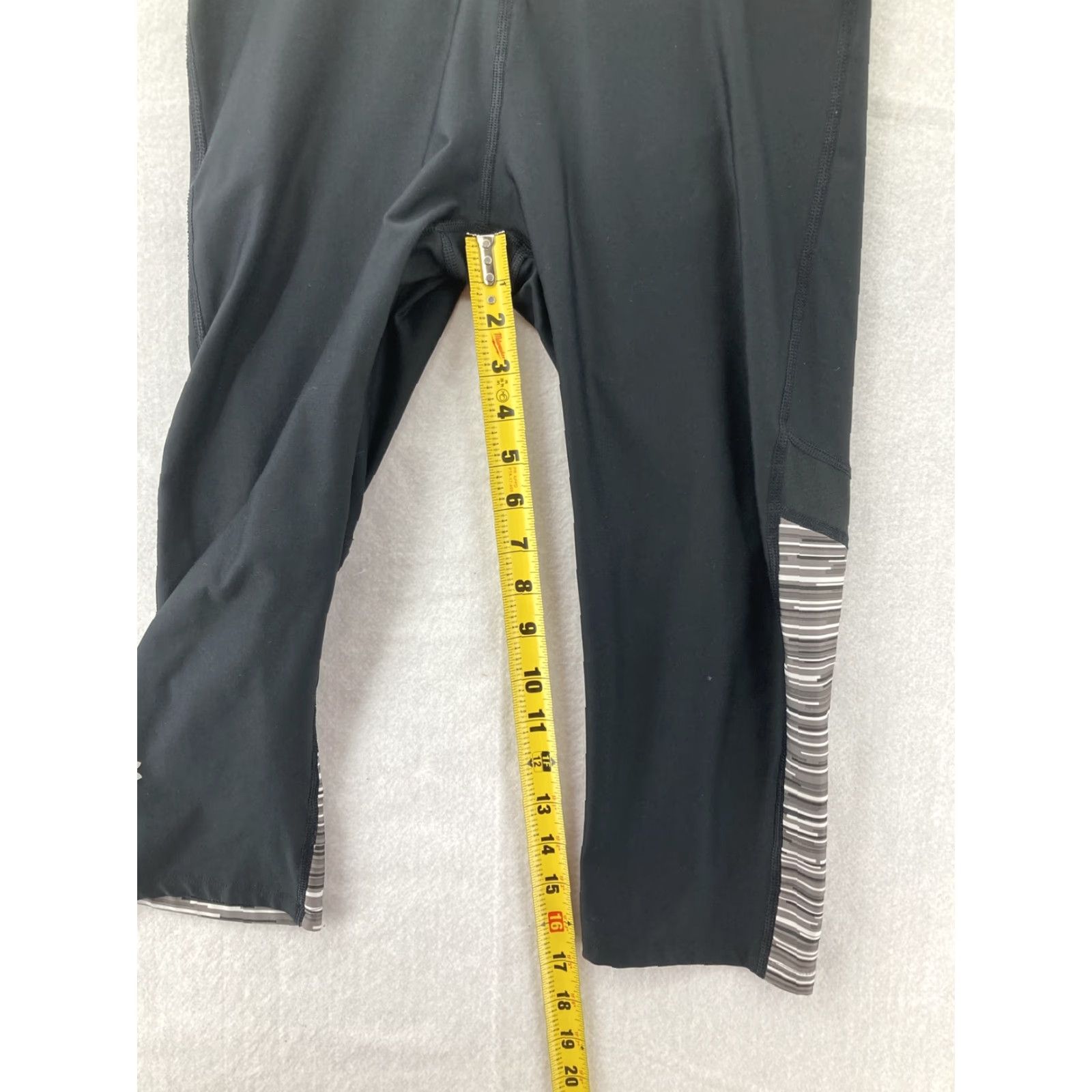 Under Armour Under Armour Yoga pants Womens Black Large Compression Crop Size 36" / US 14 / IT 50 - 6 Thumbnail