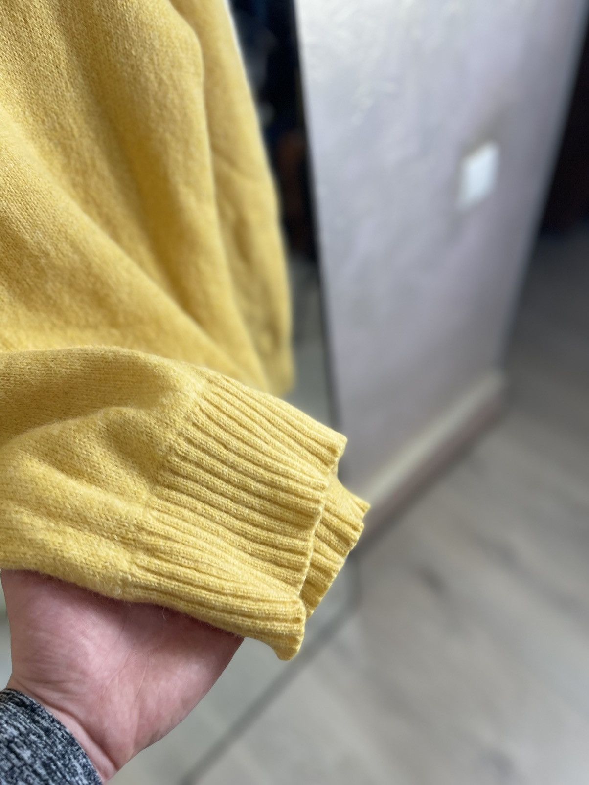Lacoste Vtg Chemise Lacoste France Pure Wool Knit Yellow Sweater Size US L / EU 52-54 / 3 - 3 Thumbnail