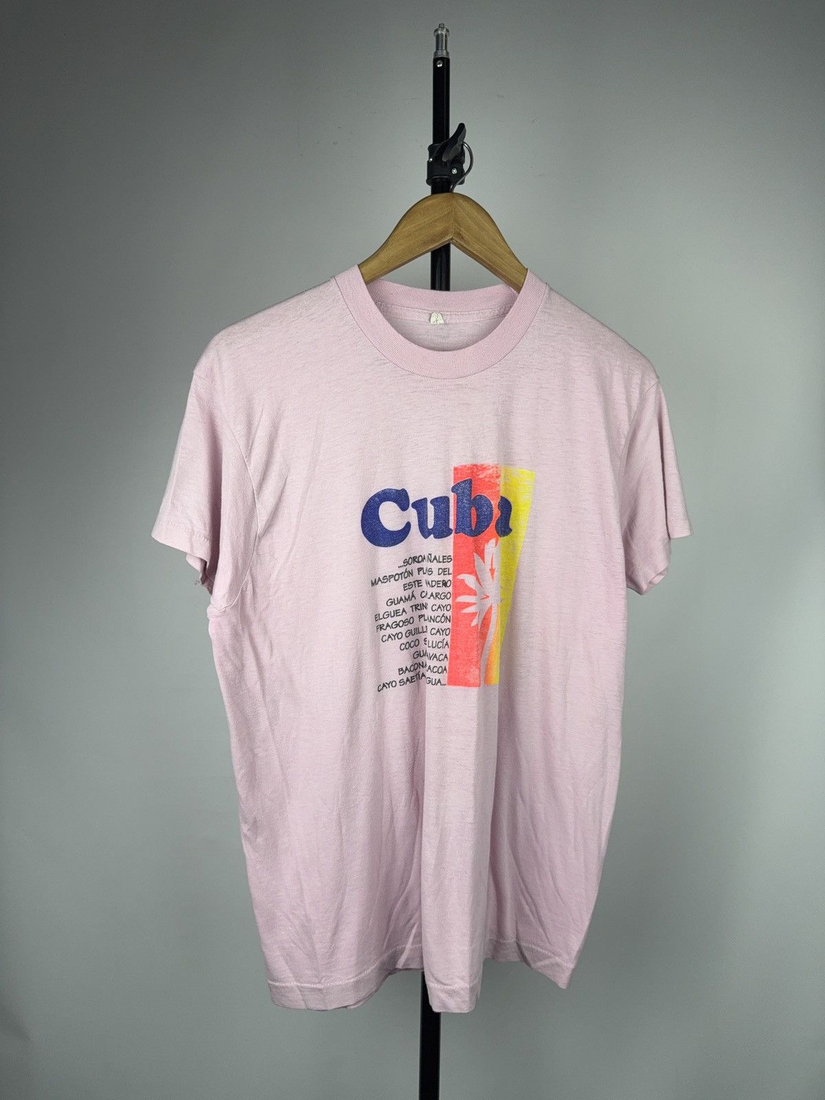 Vintage Vintage 80s Cuba Tourist Graphic T-Shirt Pink Palm Print Size US M / EU 48-50 / 2 - 1 Thumbnail