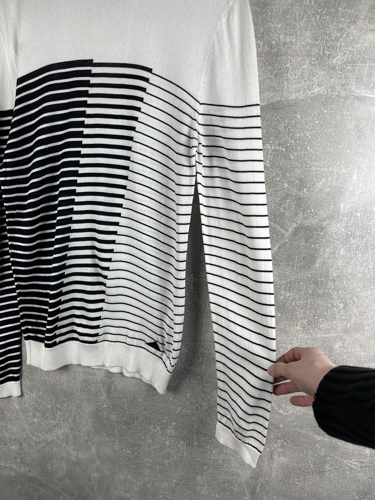 Versus Versace Versus Versace Italy Black White Optical Stripe Knit Sweater Size US M / EU 48-50 / 2 - 4 Thumbnail
