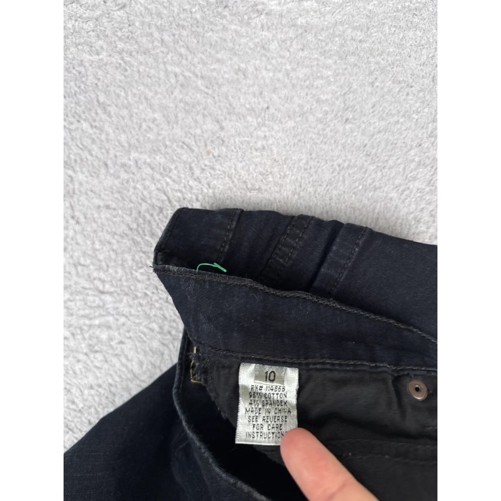 Vintage Bestow Jeans Women's 10 Black Dark Wash High Rise Straight Crop 30x22 Cotton Blend Spandex Denim 5-Pocket Logo Zip Fly Mens? Size 32" / US 10 / IT 46 - 7 Thumbnail