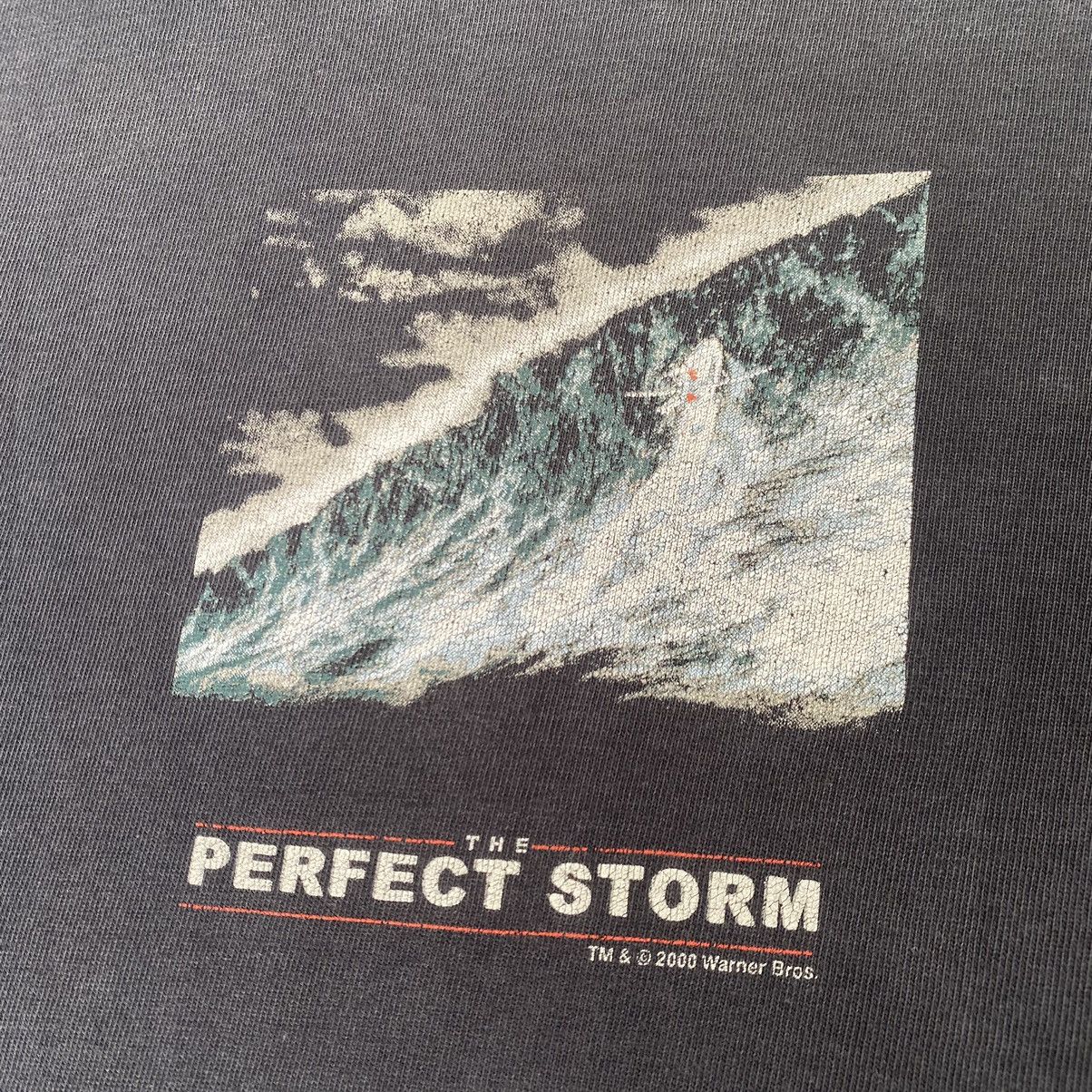 Vintage × Warner Bros Vintage Very Rare The Perfect Storm Movie 2000s Tee Size US M / EU 48-50 / 2 - 2 Thumbnail