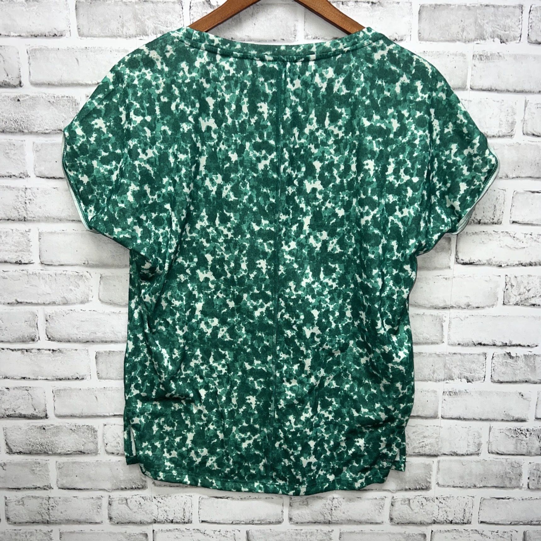 The North Face The North Face T-Shirt Womens Size S Green Size S / US 4 / IT 40 - 3 Thumbnail
