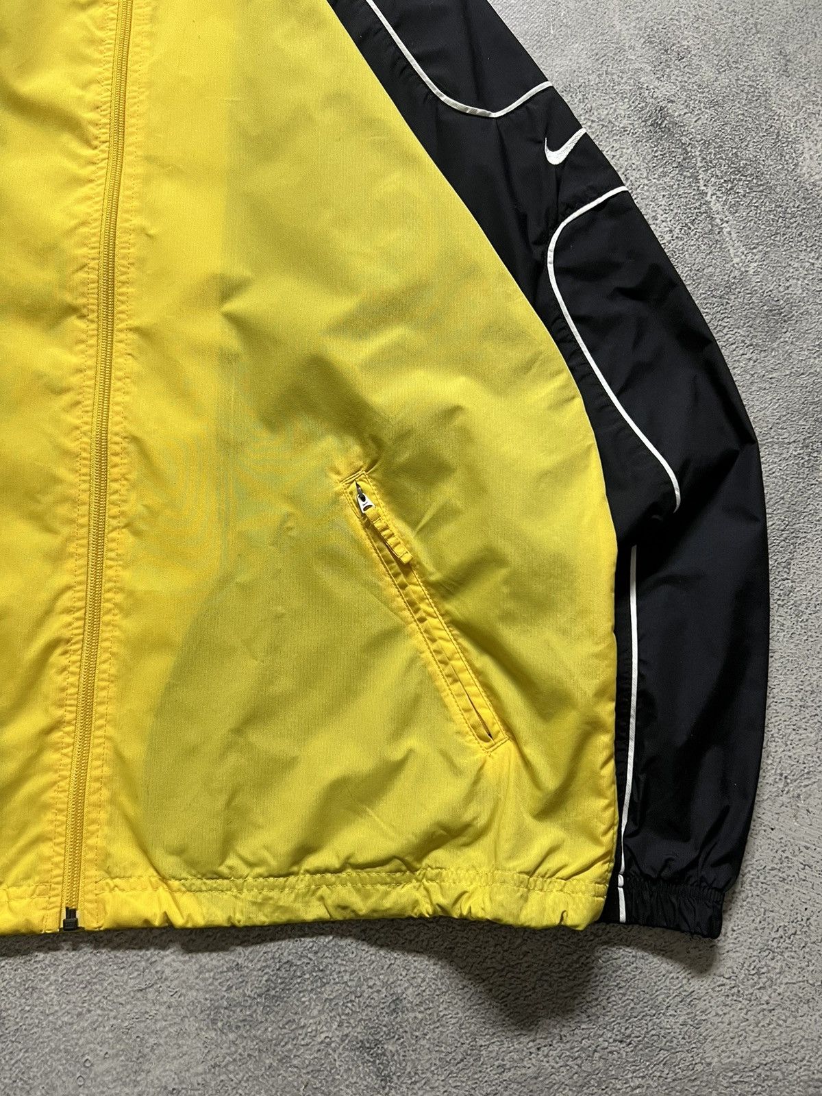 Nike × Vintage Vintage Y2k Nike 💛 Nylon Jacket 00’s Size US L / EU 52-54 / 3 - 8 Thumbnail