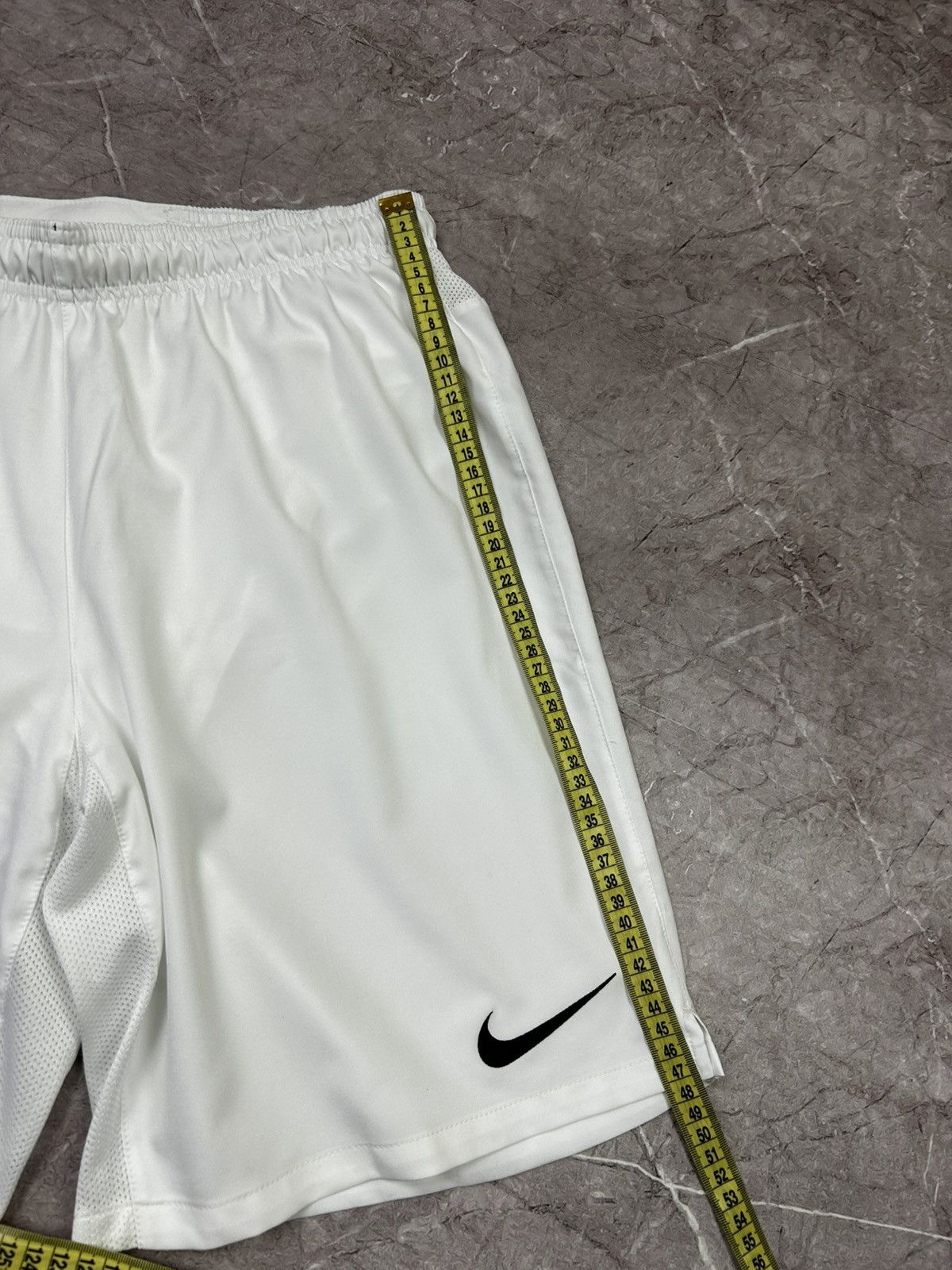Nike Vintage Nike Manchester United shorts size L Size US L / EU 52-54 / 3 - 9 Thumbnail